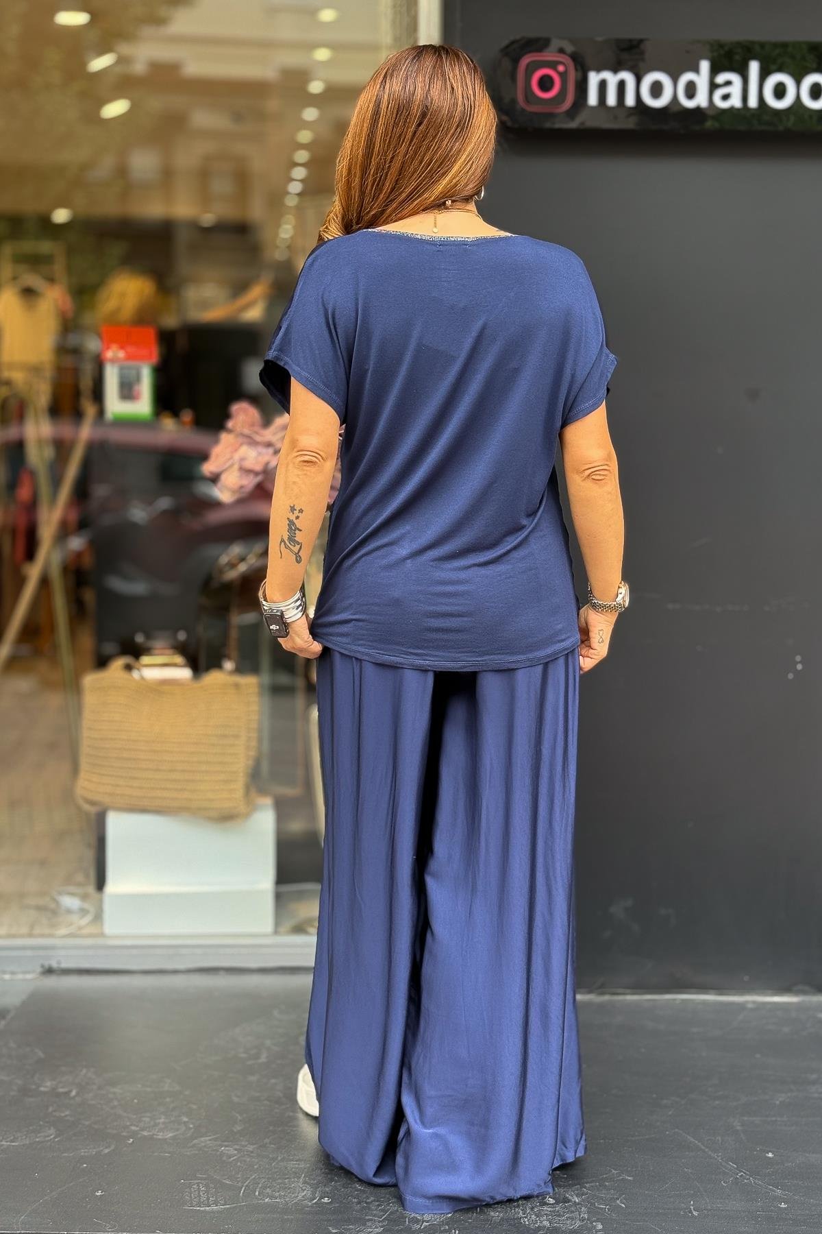 Önü Saten Arkası Penye Simli V Yakalı Saten Bluz Lacivert RenkBLUZ