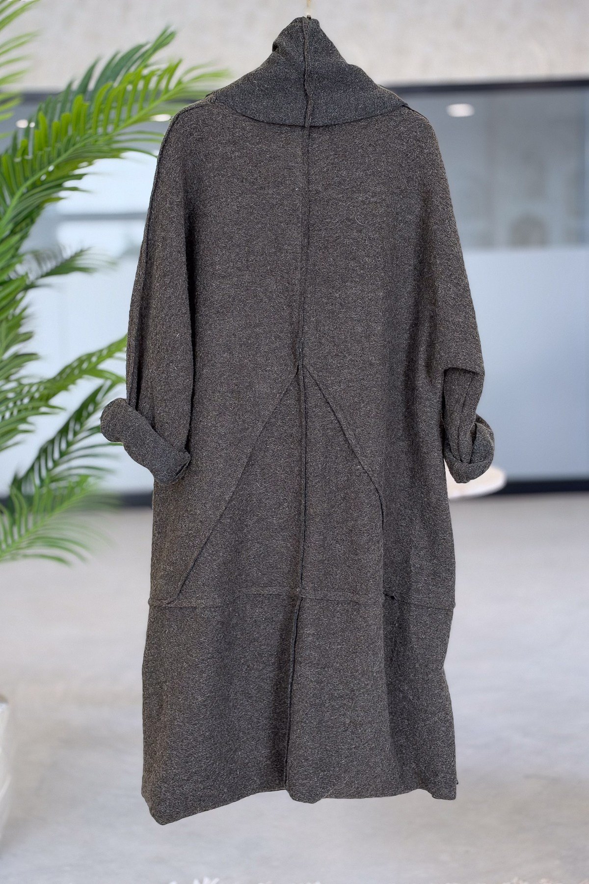 Oversize Kalıp Önden Bağlamalı Uzun Boy Keçe Kaban Haki RenkMONT & KABAN