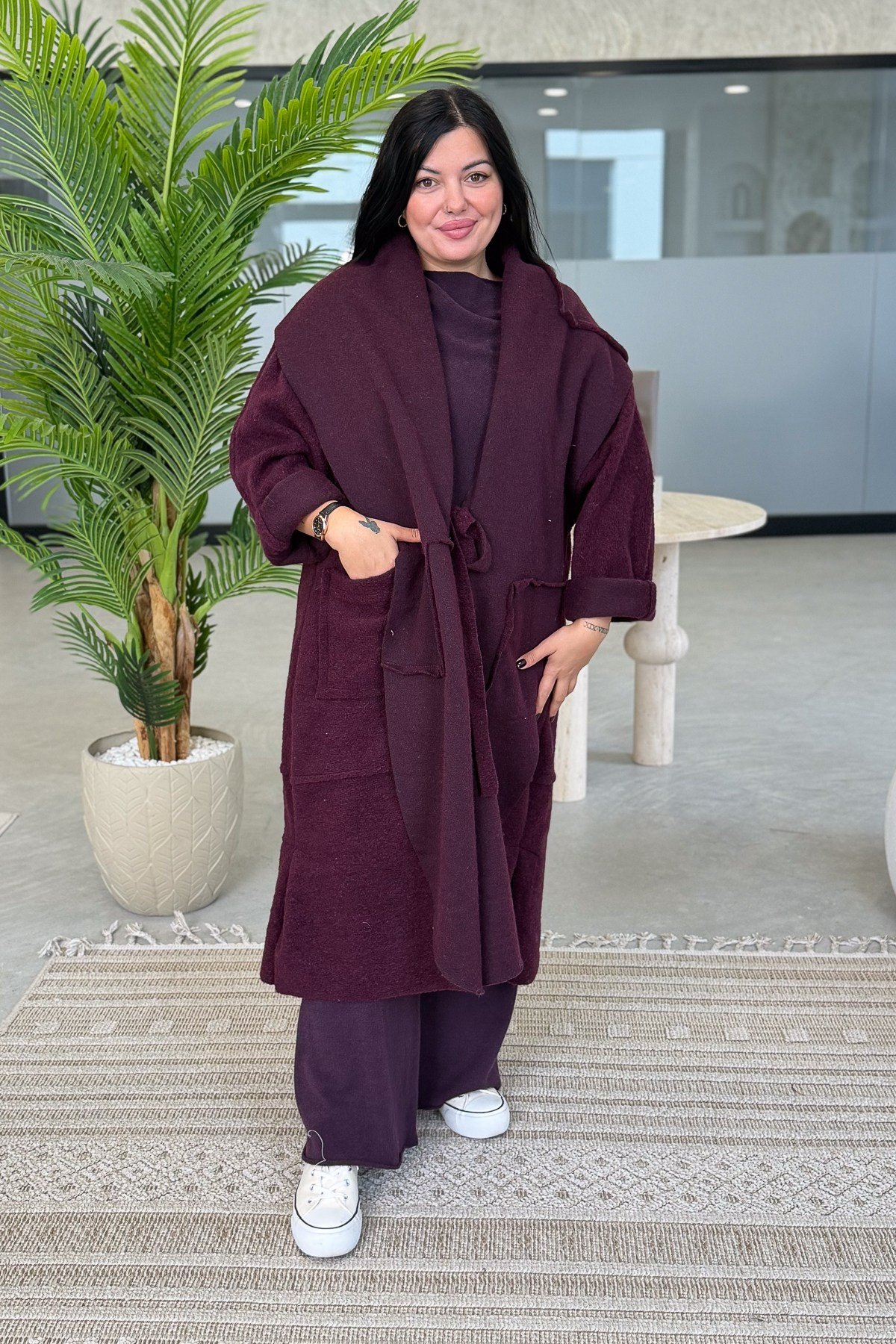 Oversize Kalıp Önden Bağlamalı Uzun Boy Keçe Kaban Bordo RenkMONT & KABAN