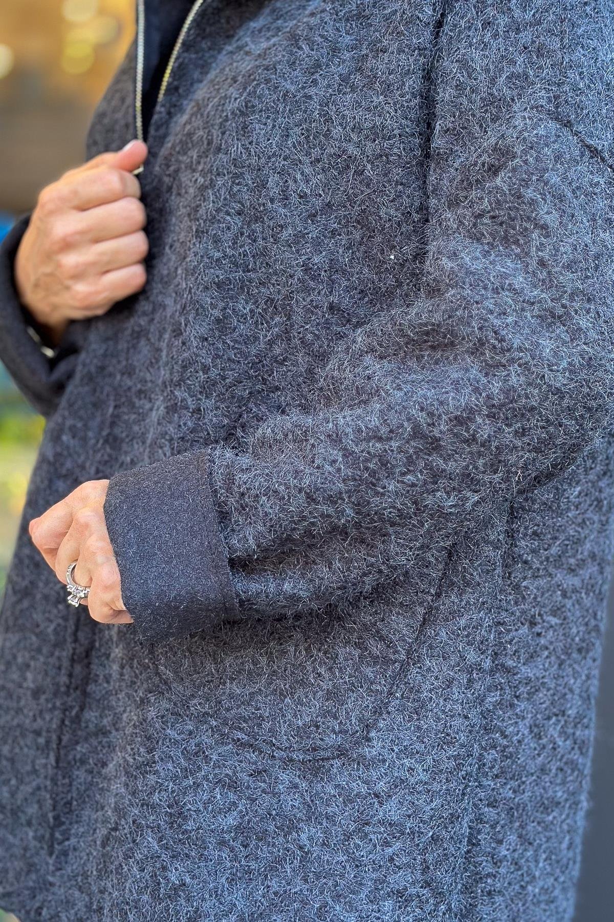 Oversize Keçe Kaban Siyah RenkMONT & KABAN