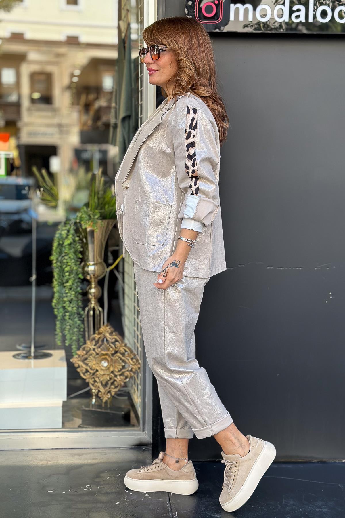 Simli Kumaş Leopar Şeritli Bej Zeminli Blazer Gümüş RenkCEKET