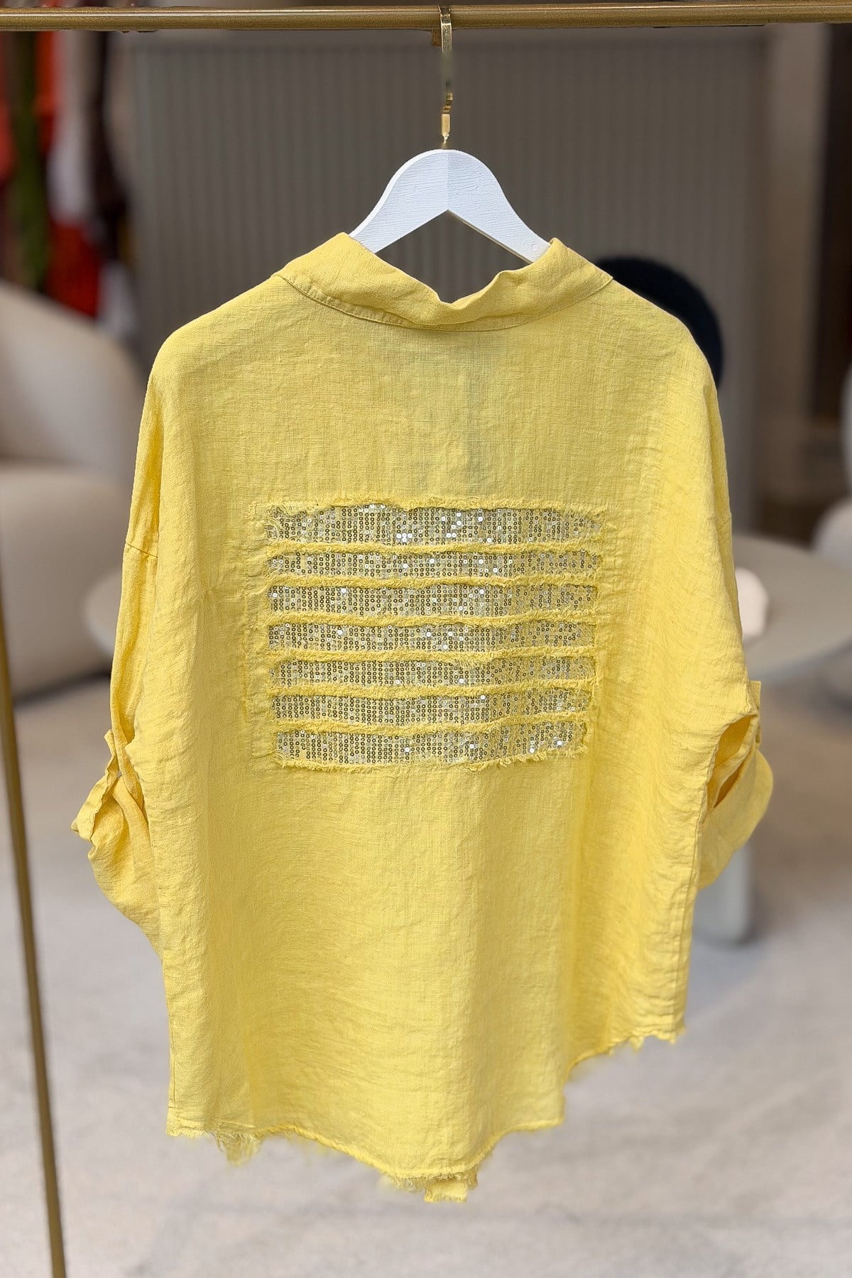 Sırtı Şerit Pullu Çift Cep Görünümlü Keten Gömlek Sarı RenkGÖMLEK