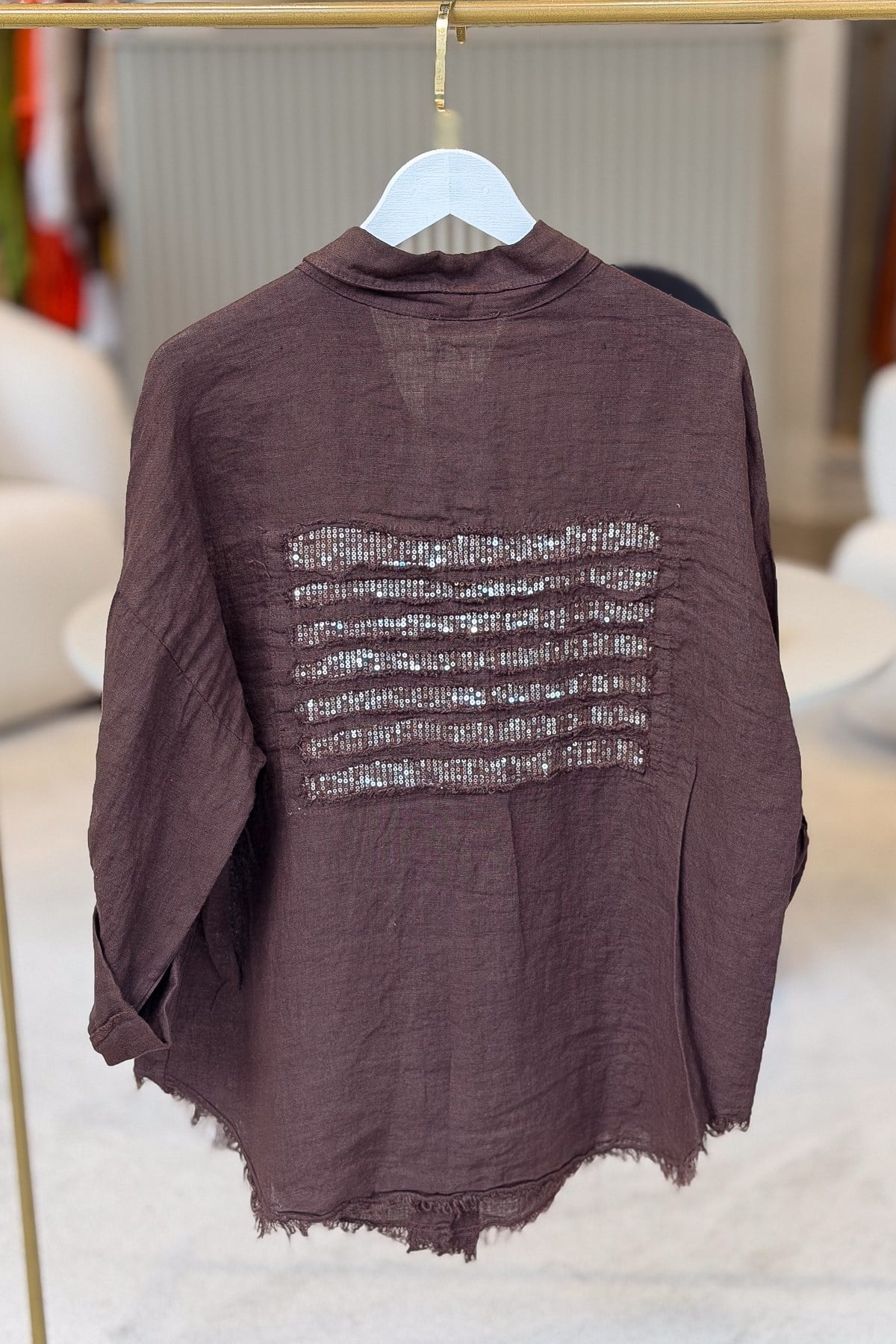 Sırtı Şerit Pullu Çift Cep Görünümlü Keten Gömlek Acı Kahve RenkGÖMLEK