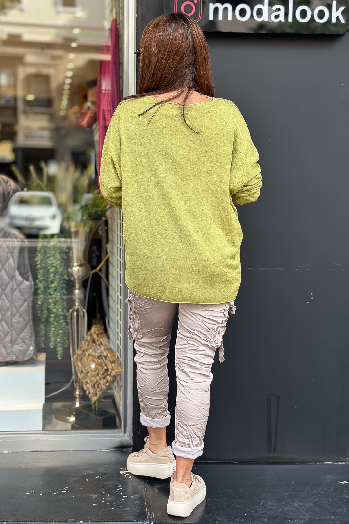 Smile Yazı Detaylı V Yaka İnce Triko Fıstık Yeşil RenkBLUZ