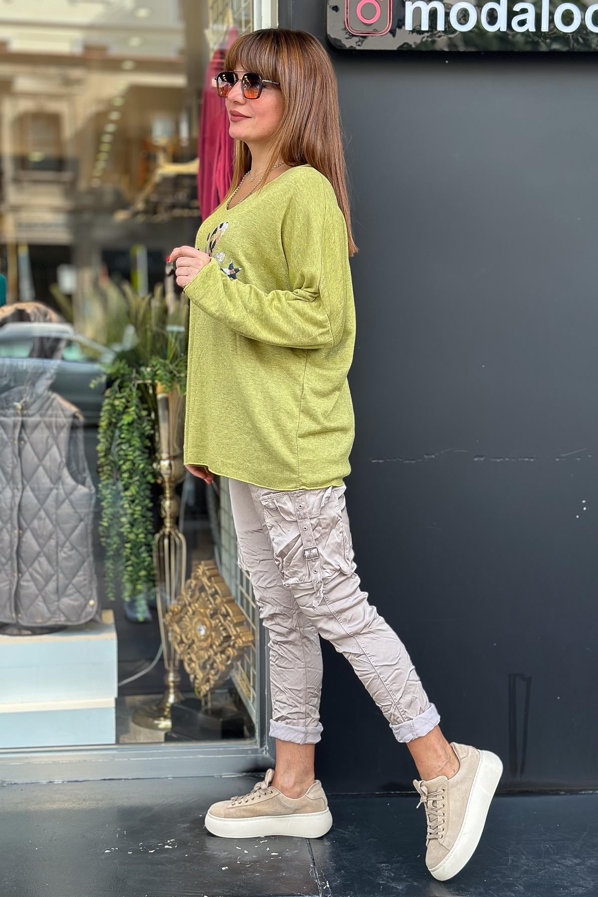 Smile Yazı Detaylı V Yaka İnce Triko Fıstık Yeşil RenkBLUZ