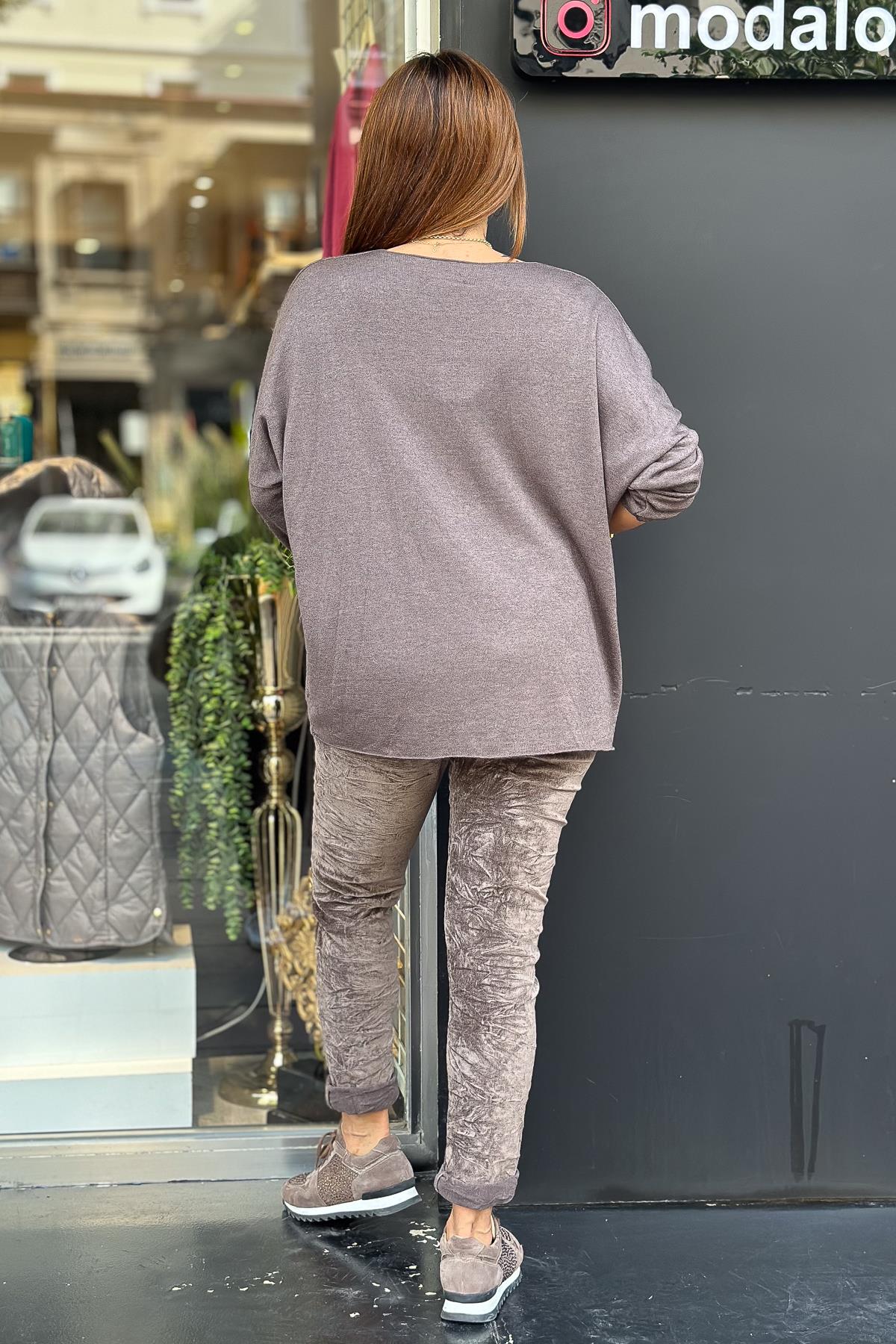 Smile Yazı Detaylı V Yaka İnce Triko Kahverengi RenkBLUZ