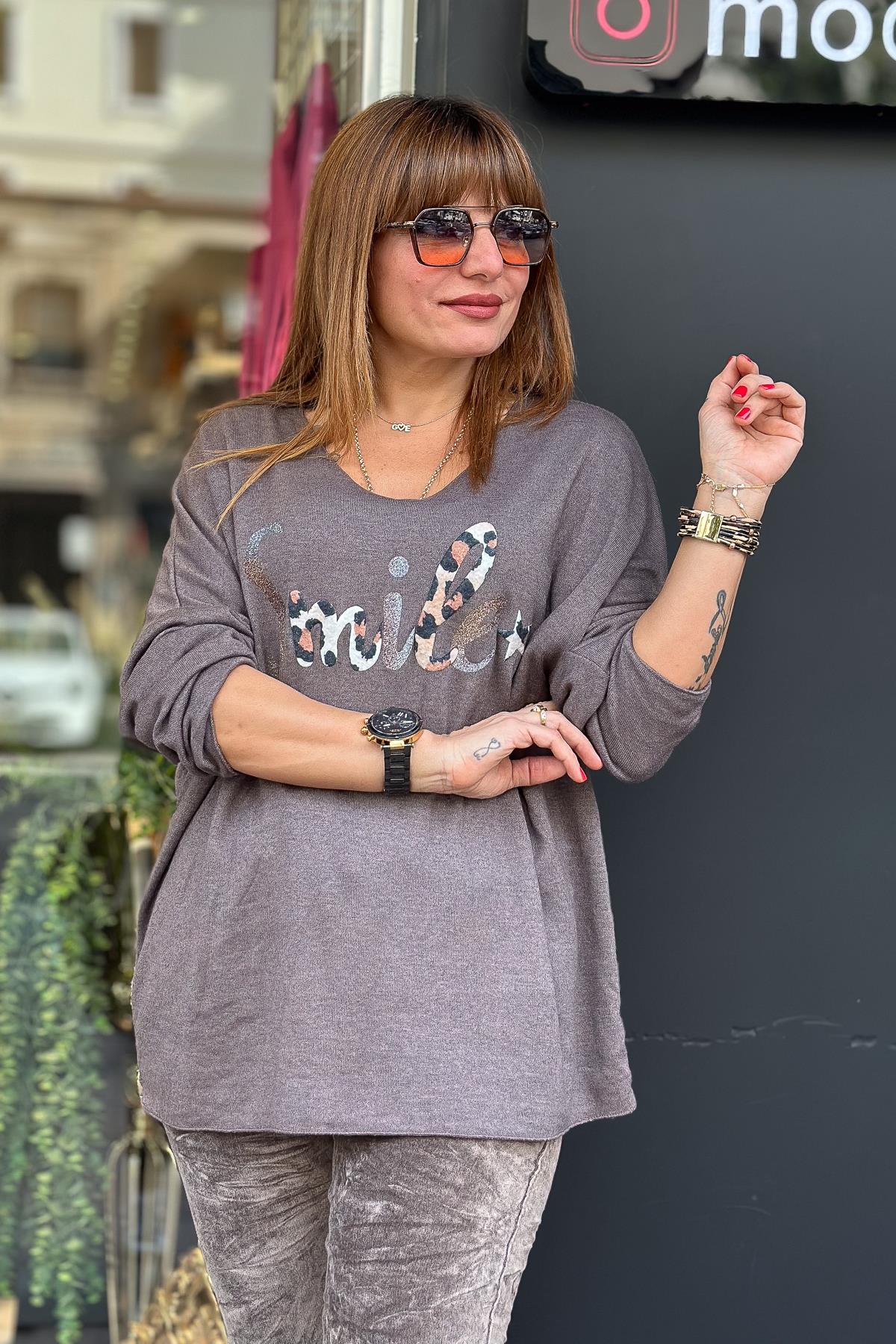 Smile Yazı Detaylı V Yaka İnce Triko Kahverengi RenkBLUZ