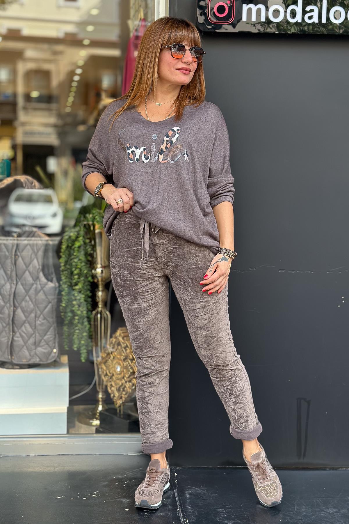 Smile Yazı Detaylı V Yaka İnce Triko Kahverengi RenkBLUZ