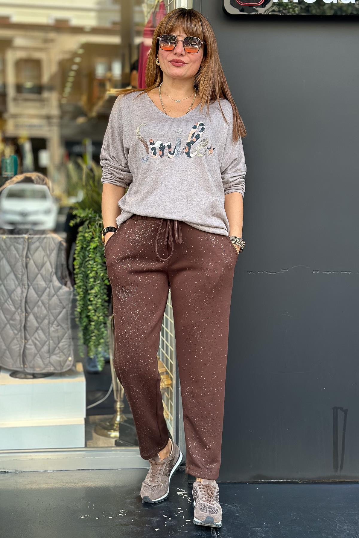 Smile Yazı Detaylı V Yaka İnce Triko Vizon RenkBLUZ