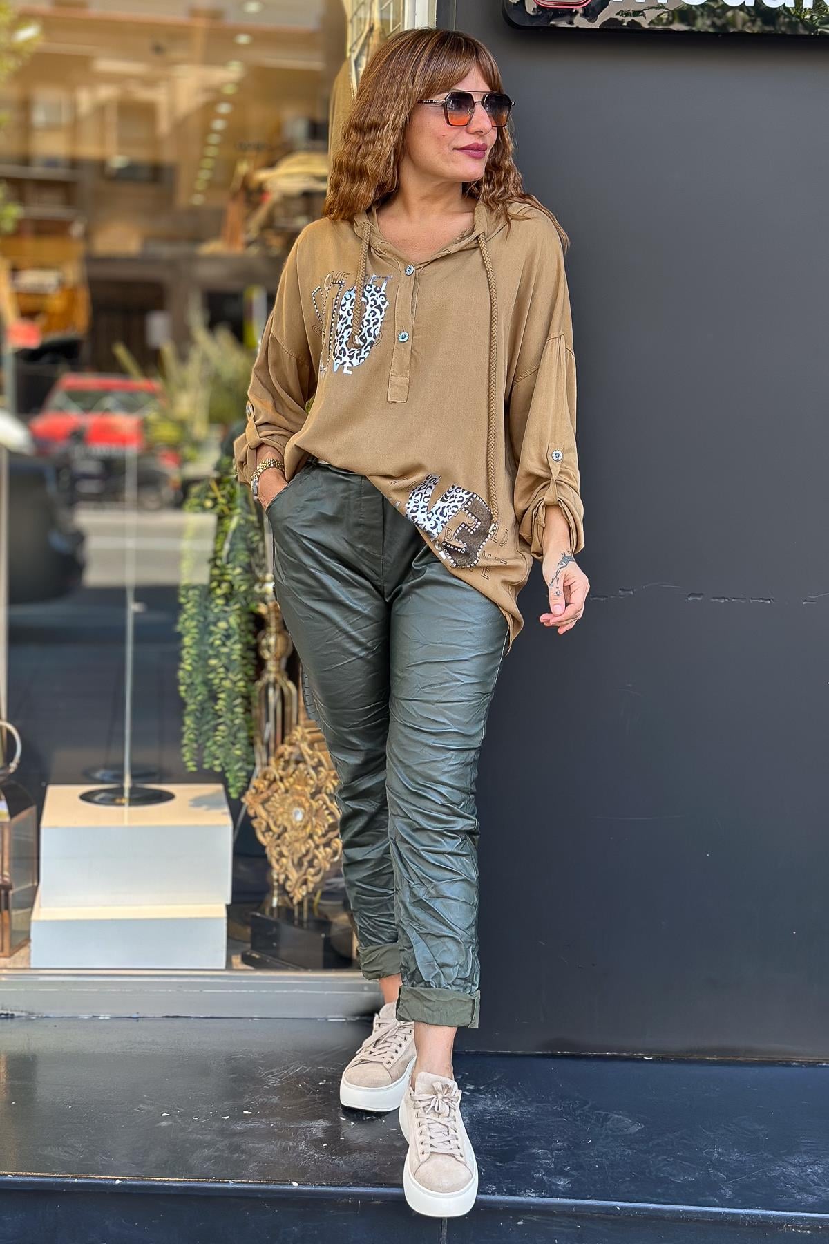 Taş Detaylı Kapüşonlu Viskon Bluz Camel RenkBLUZ