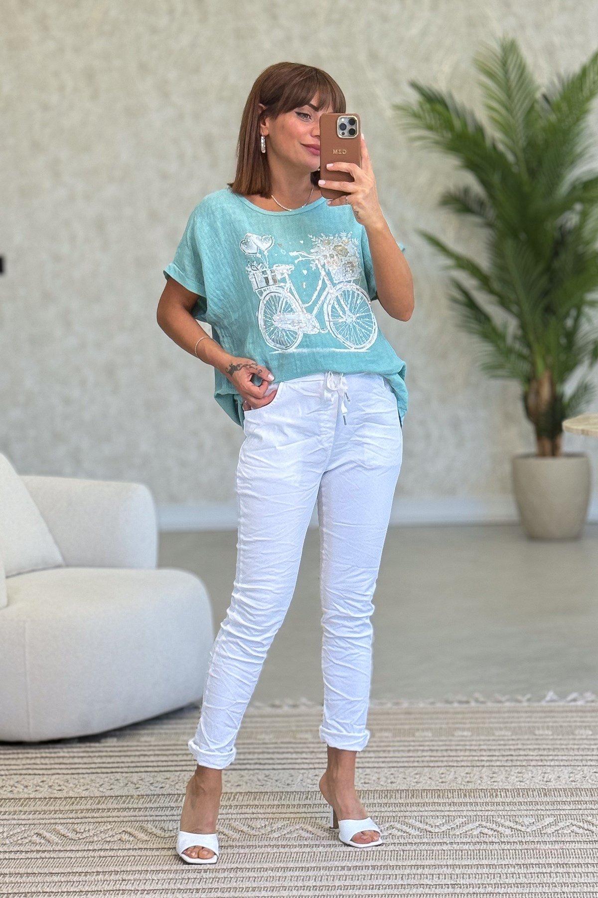 Taş Ve Bisiklet Desenli Önü Keten Arkası Pamuklu Bluz Mint RenkBLUZ