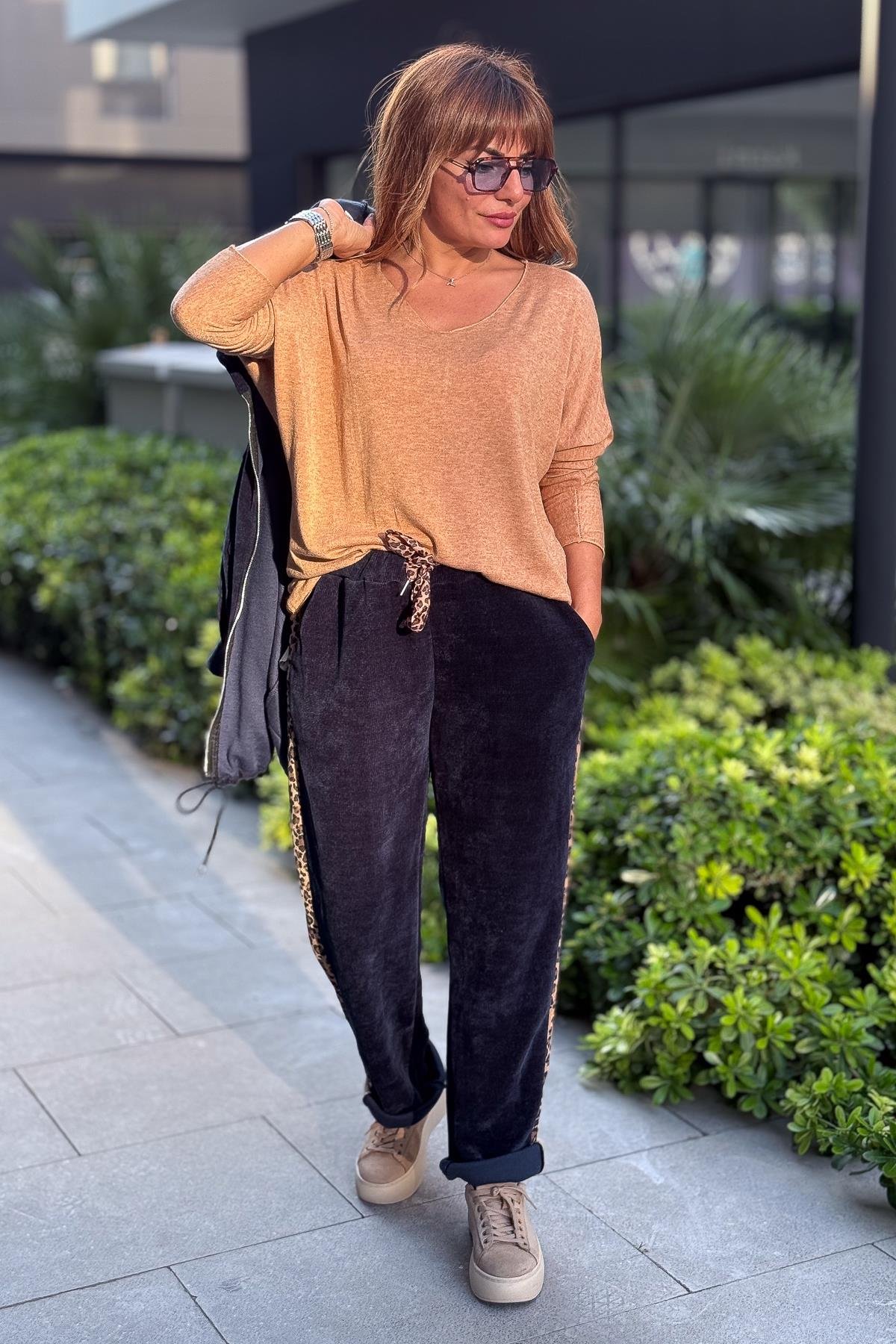 V Yaka Basic Triko Camel RenkBLUZ