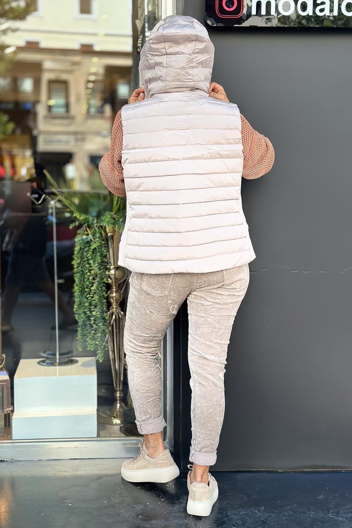 Yan Tarafı Triko Detaylı Anorak Yelek Bej RenkYELEK
