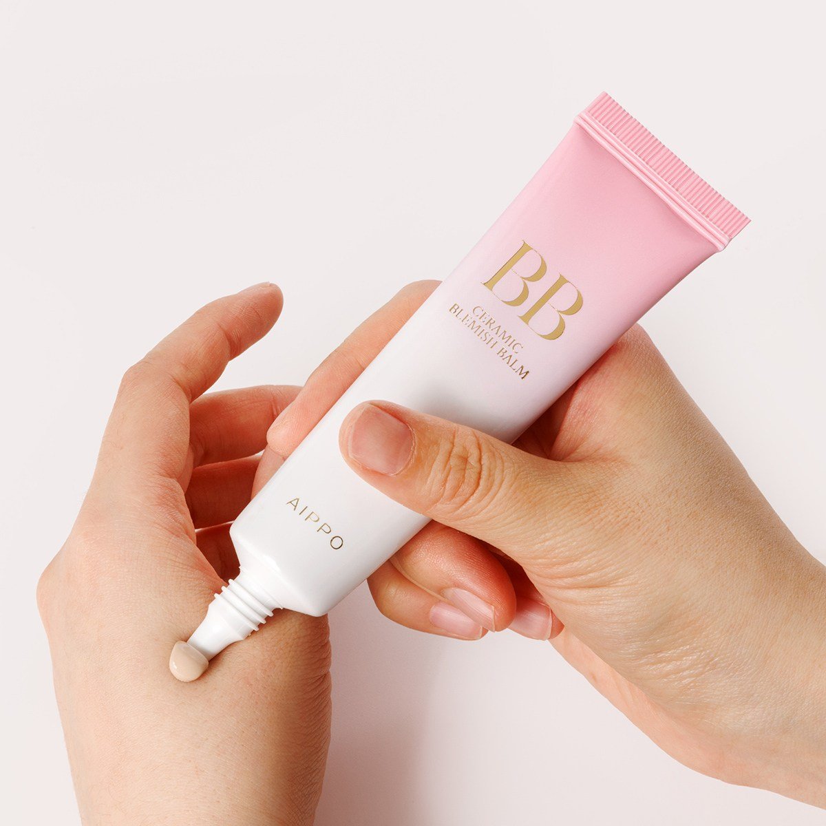 AIPPO Parlak Doğal Bitişli Nemlendirici BB Krem - Ceramic Blemish Balm 30 ML