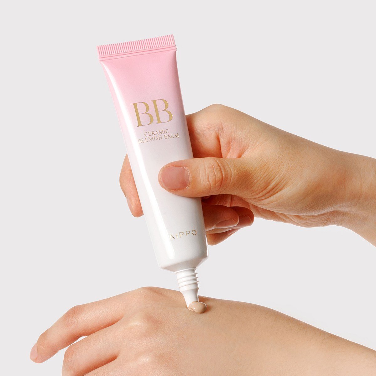 AIPPO Parlak Doğal Bitişli Nemlendirici BB Krem - Ceramic Blemish Balm 30 ML