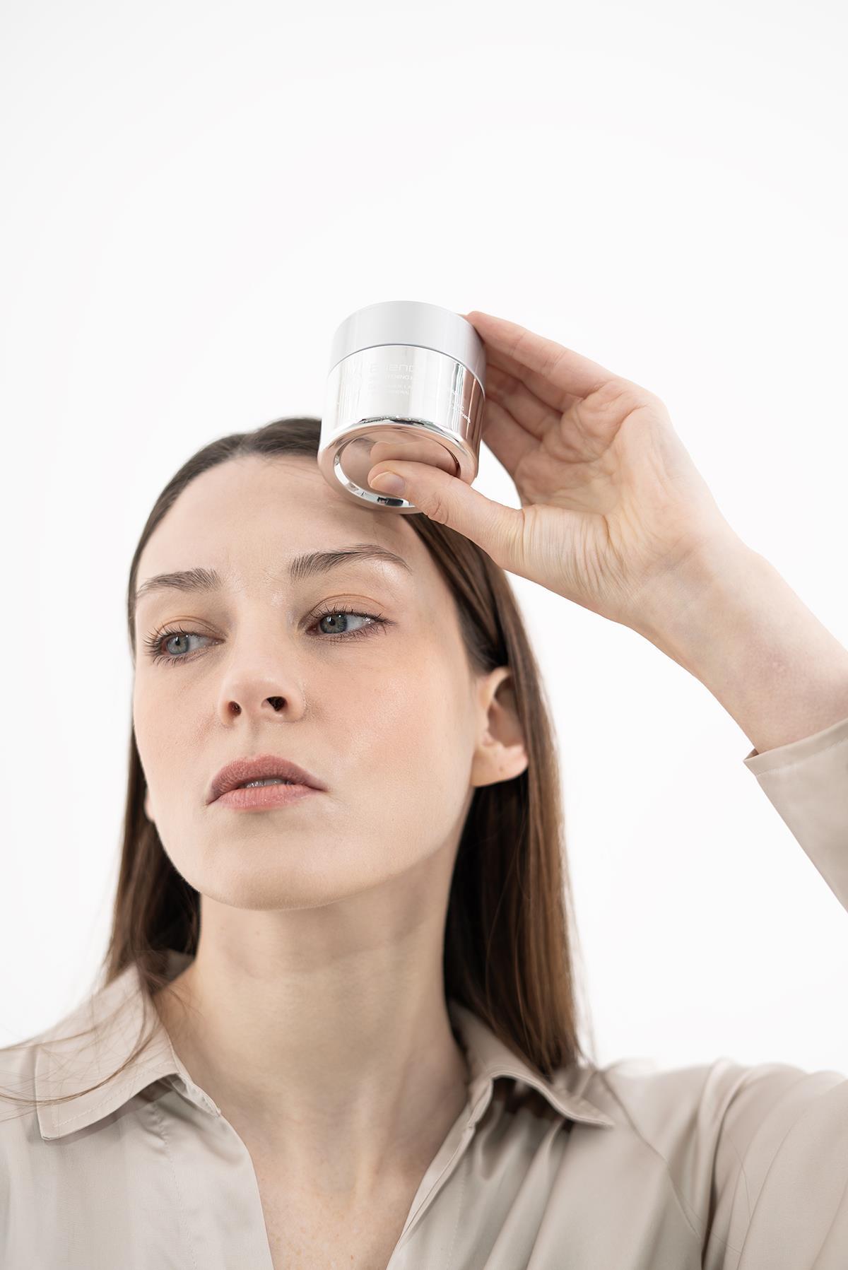 Bueno Brightening Moisture Cream