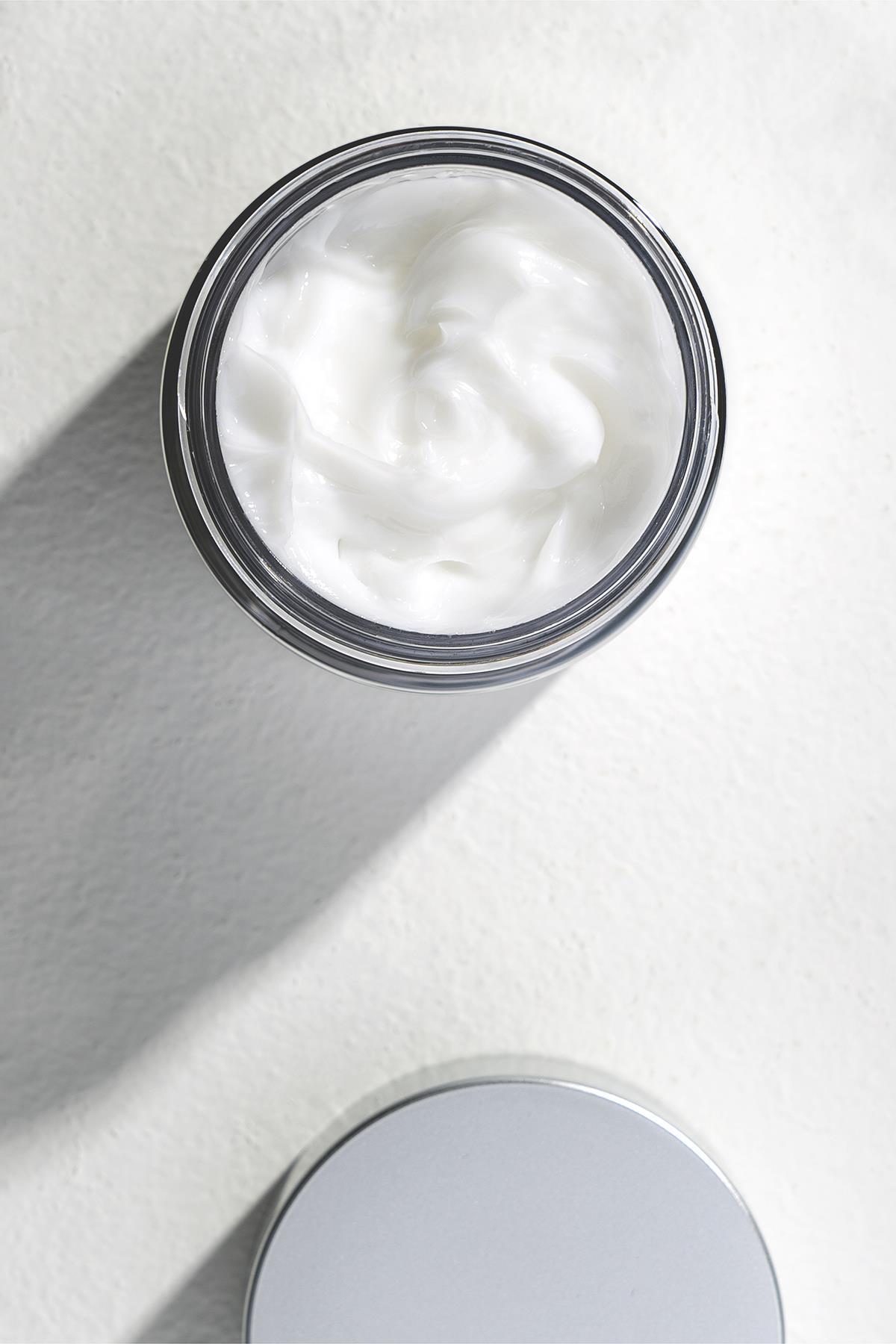Bueno Brightening Moisture Cream