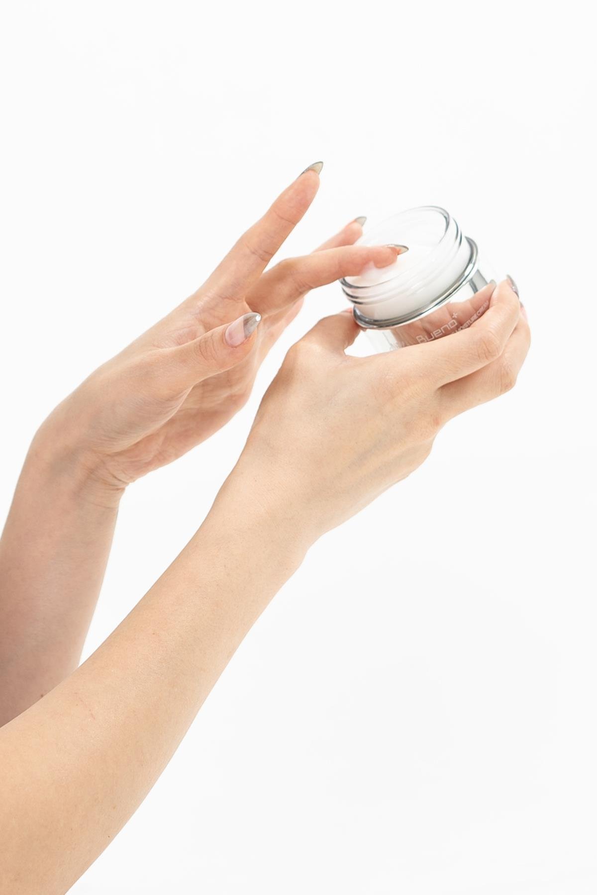Bueno Brightening Moisture Cream