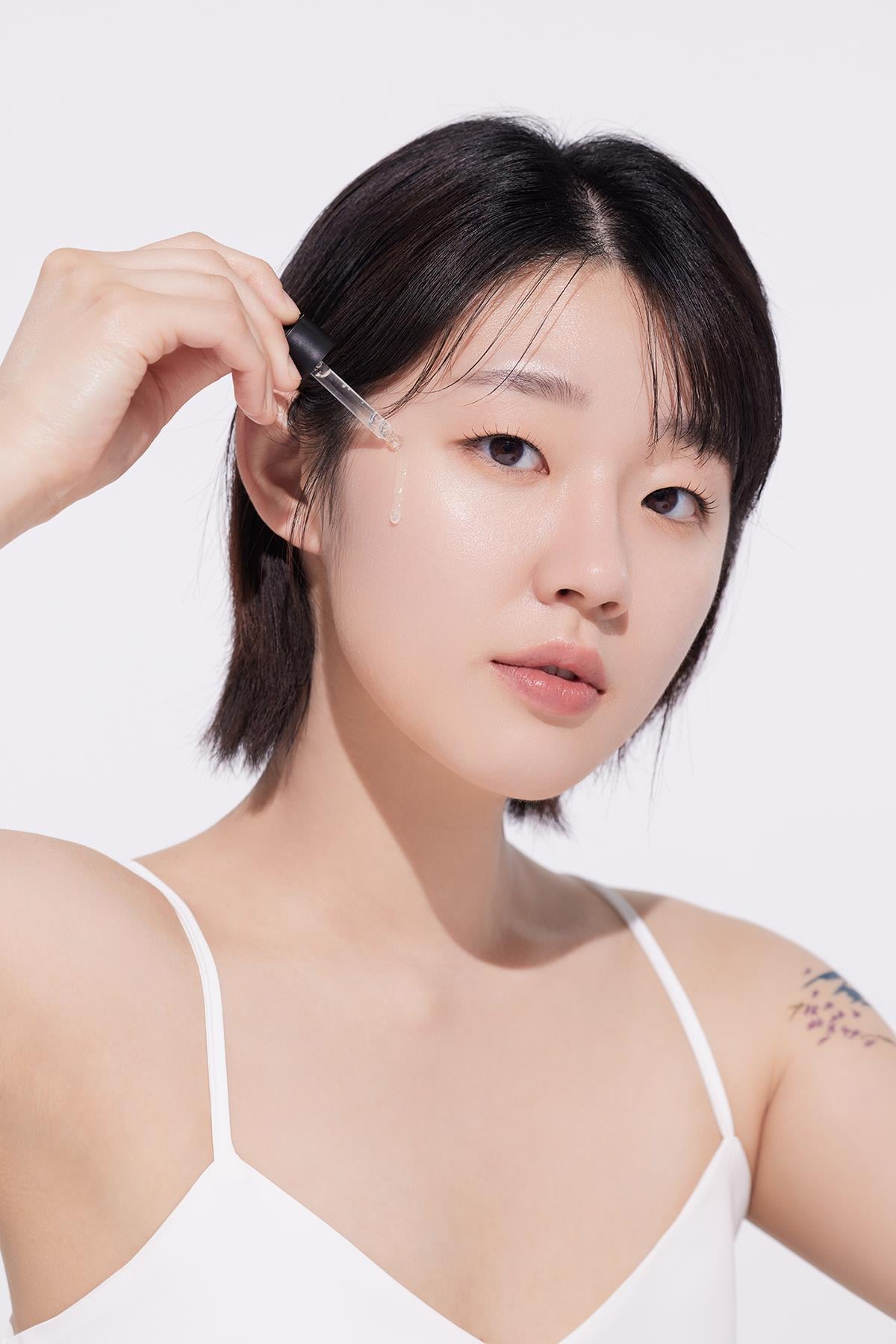 Hyper Vitamin C 23 Serum 20ml (%23 Askorbik Asit İçeren Aydınlatma ve Cilt Tonu Eşitleme Serumu)