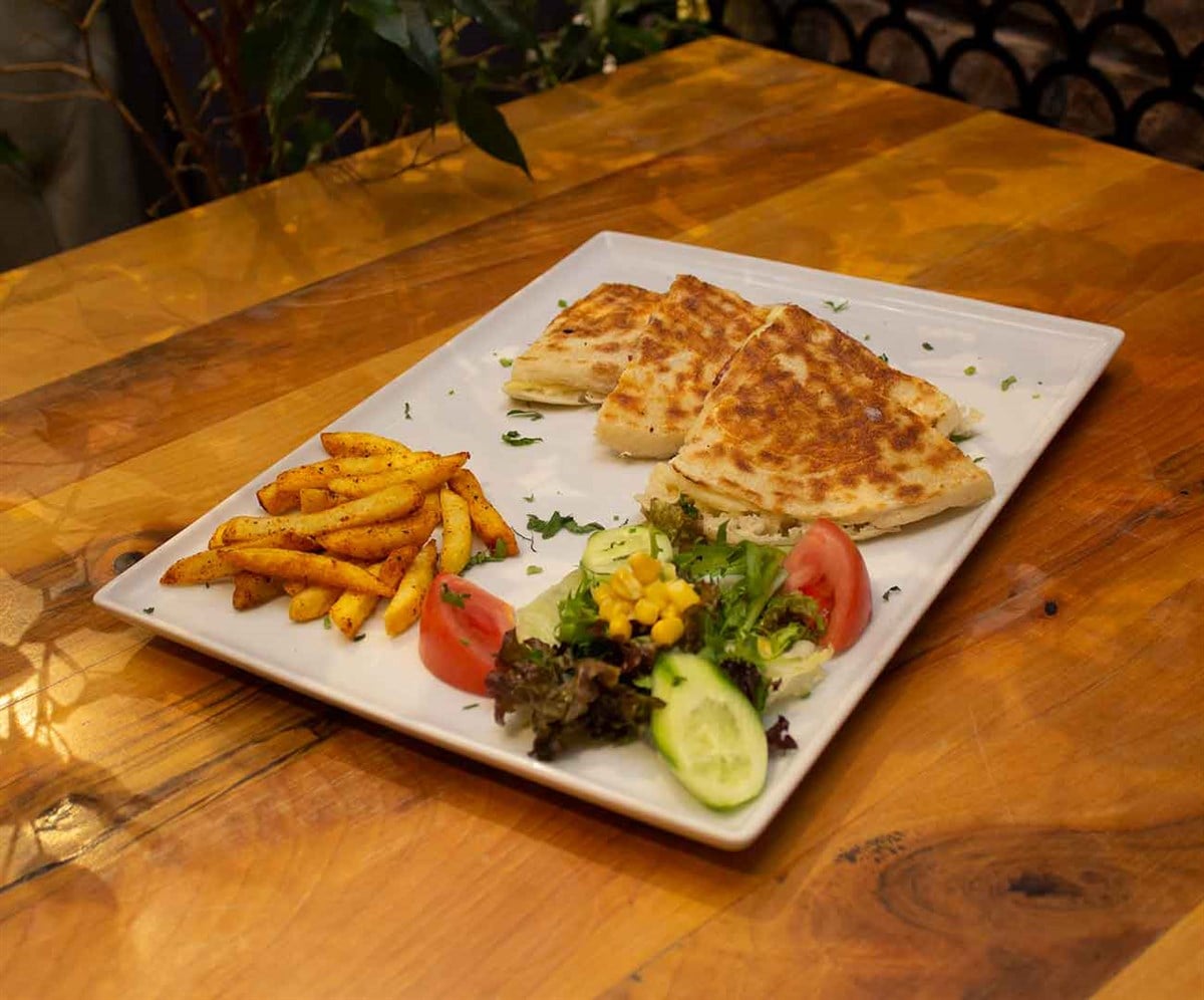 Bazlama Kaşarlı Tost