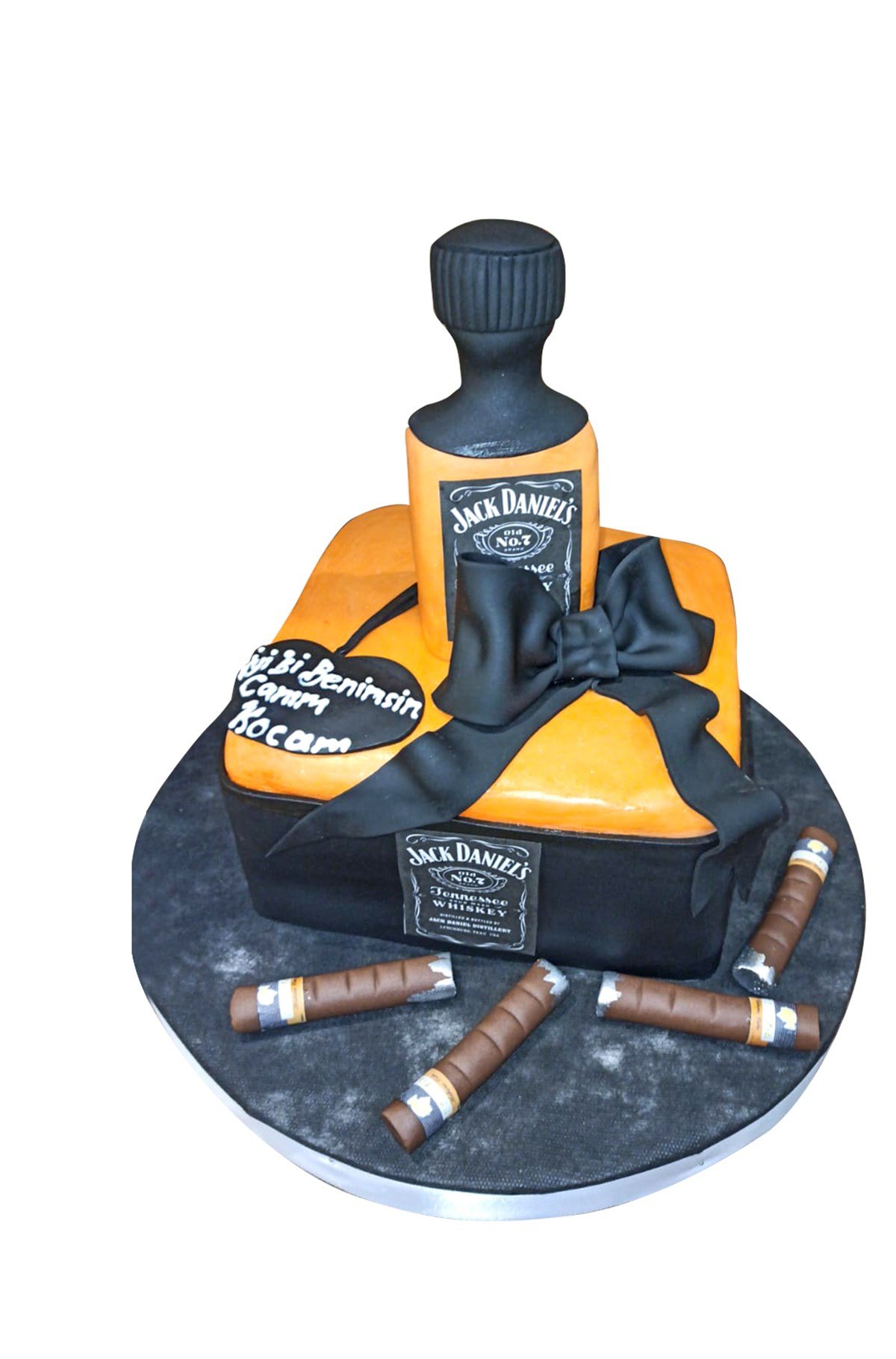 Puro ve Jack Daniels Figürlü Tasarım Pasta