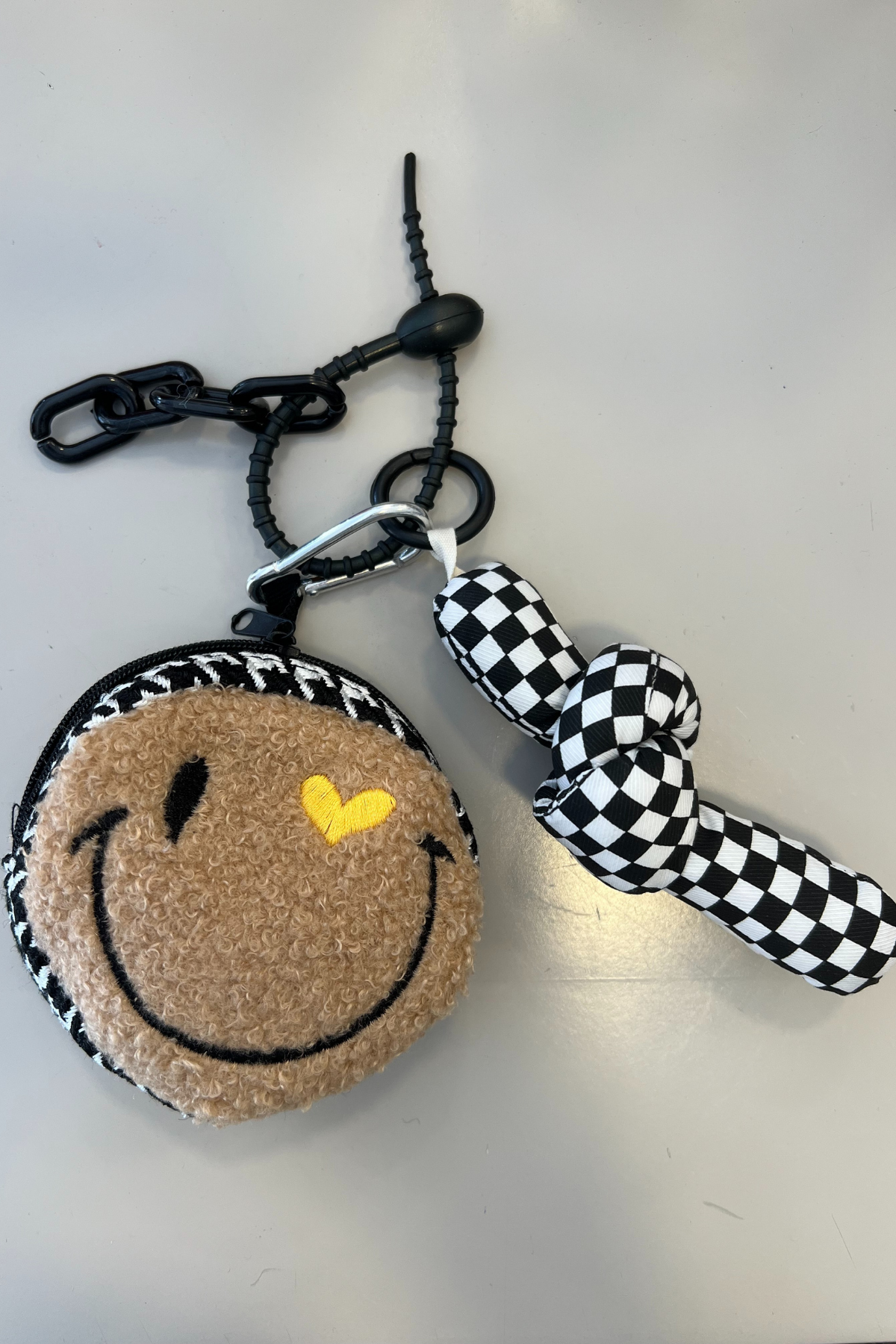Çanta Charm Siyah Beyaz Smily  04