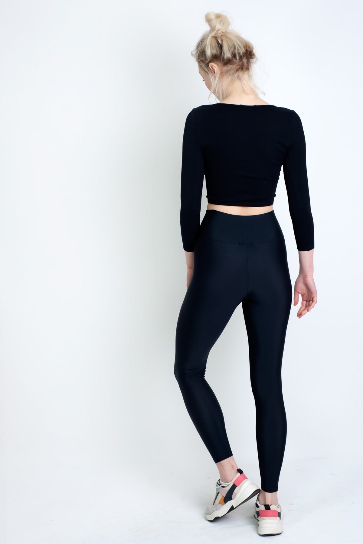 Geniş Yaka Dikişsiz Fitilli Crop Top Siyah