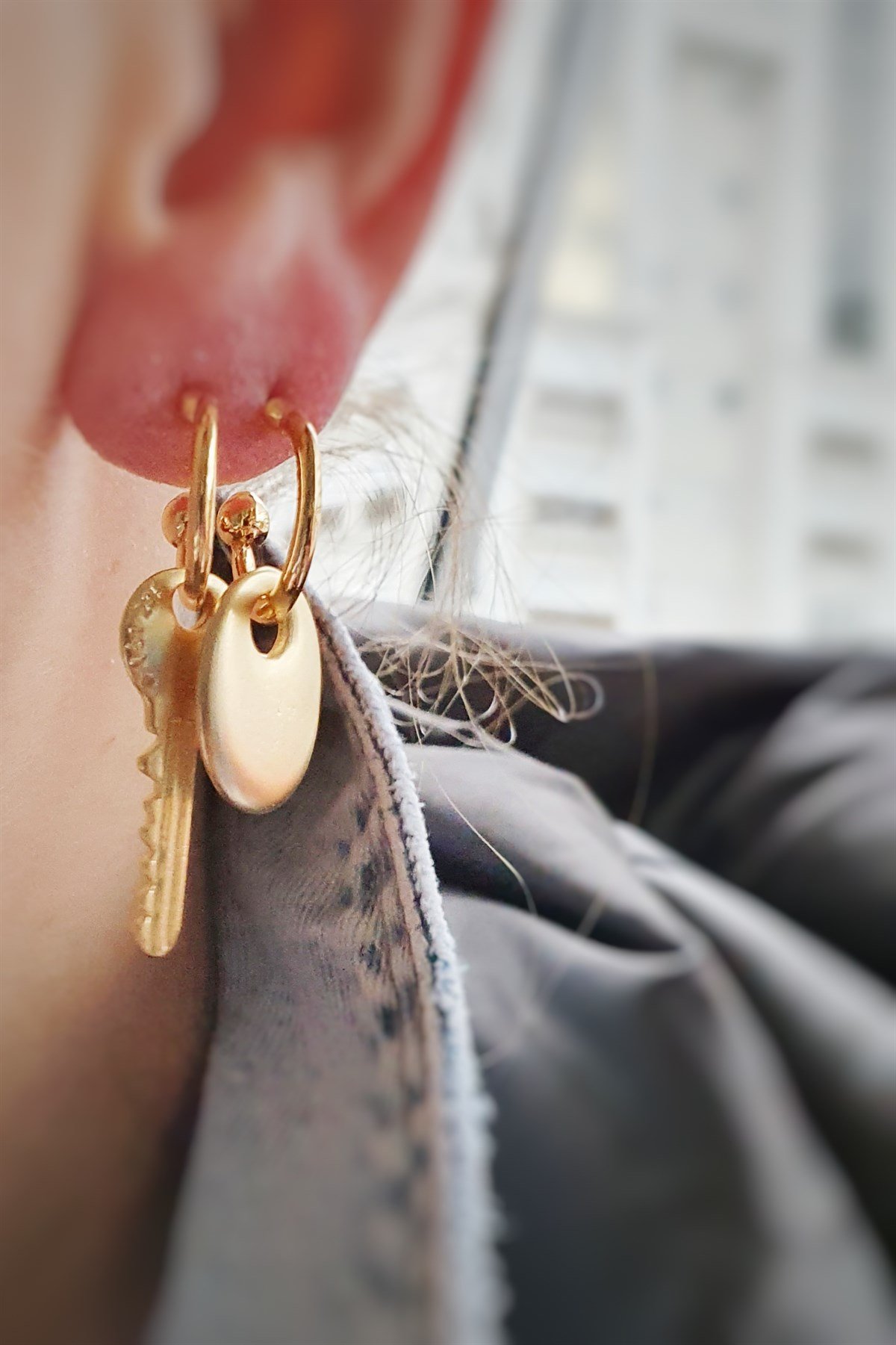 Mat Altın Anahtar Halka Küpe