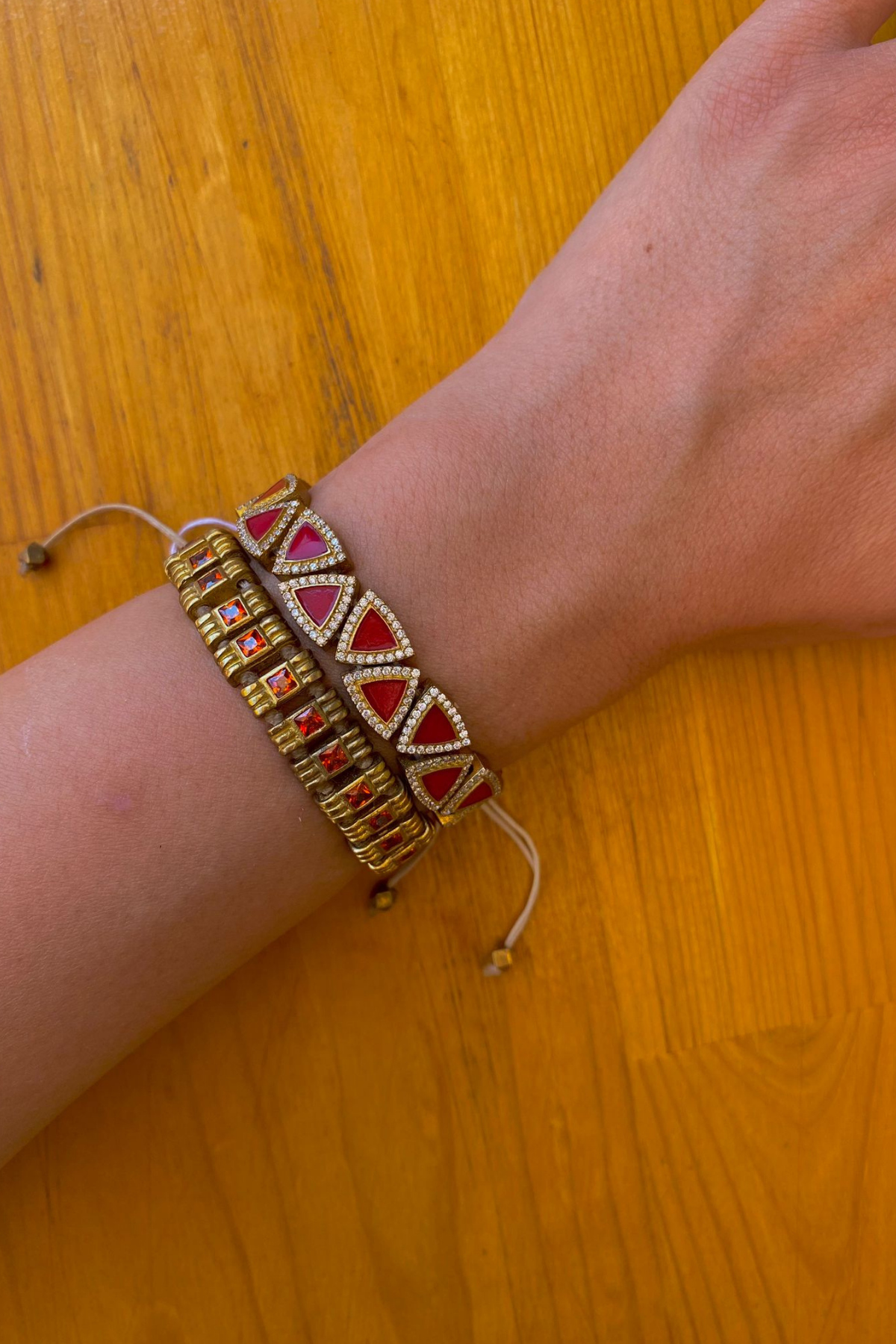 Mitico Jewelry Kırmızı Üçgen Ayarlanabilir Bileklik