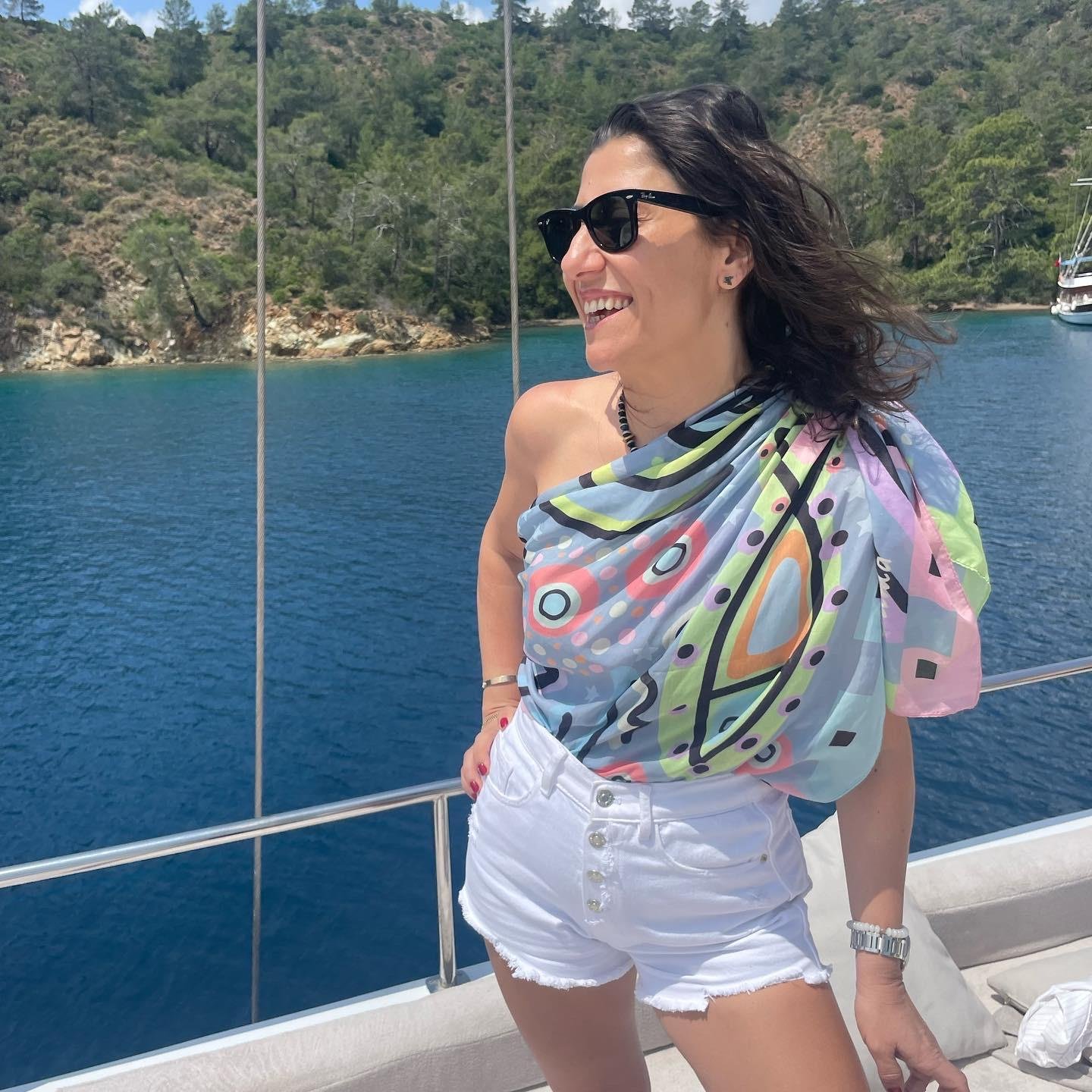 Olima Pareo / Şal Emma