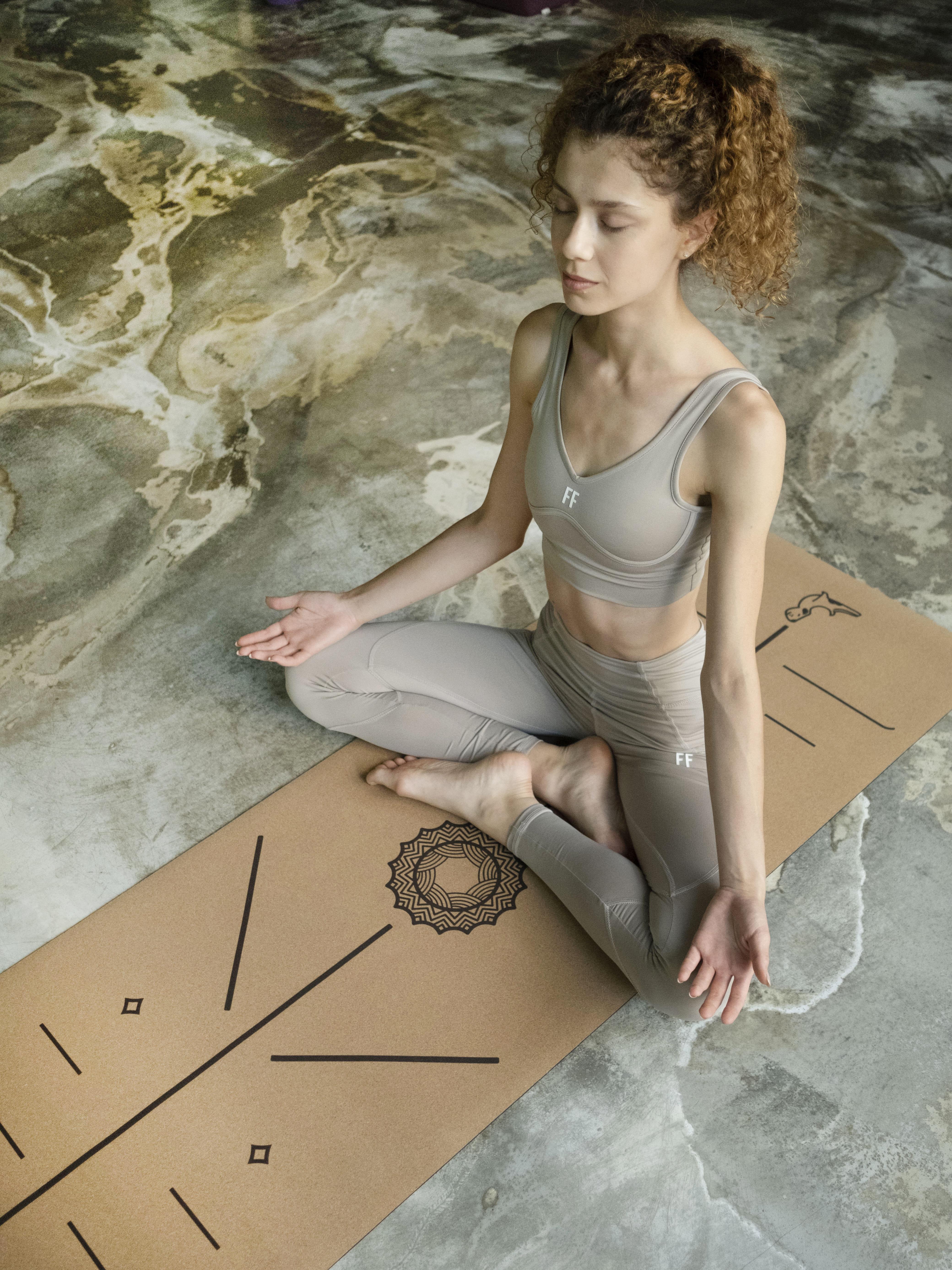 Petarya Nature Series 4 mm Mantar Doğal Kauçuk Kaydırmaz Yoga Matı