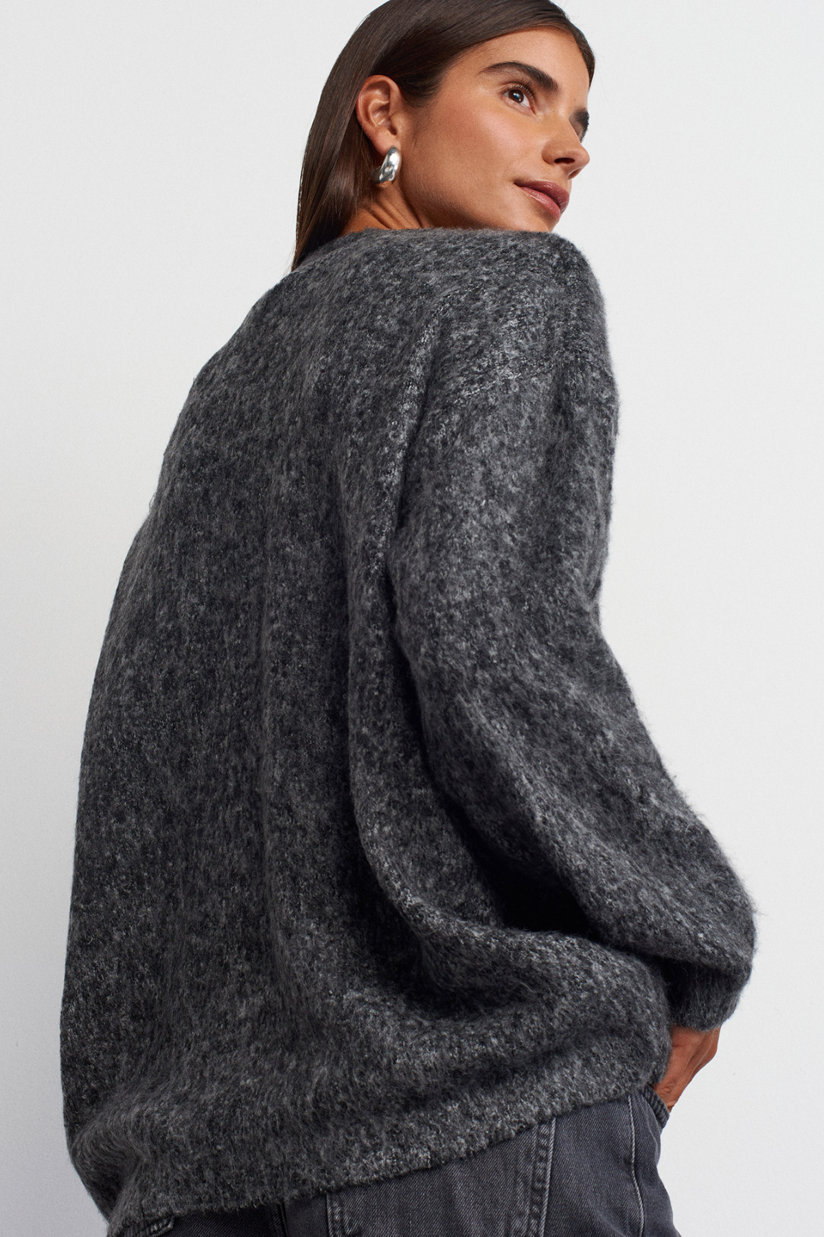 V Yaka Şardonlu Oversize Hırka