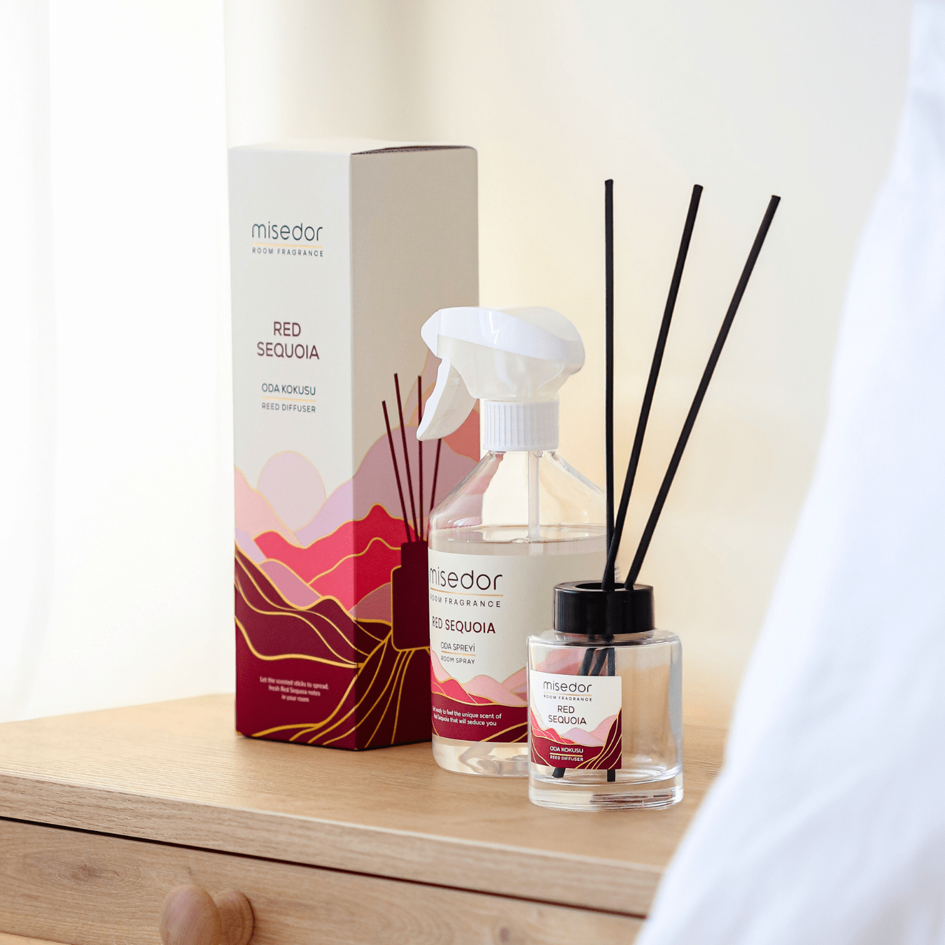 Misedor - Misedor 2’li Set Red Sequoia Çubuklu Oda Kokusu & Oda Spreyi