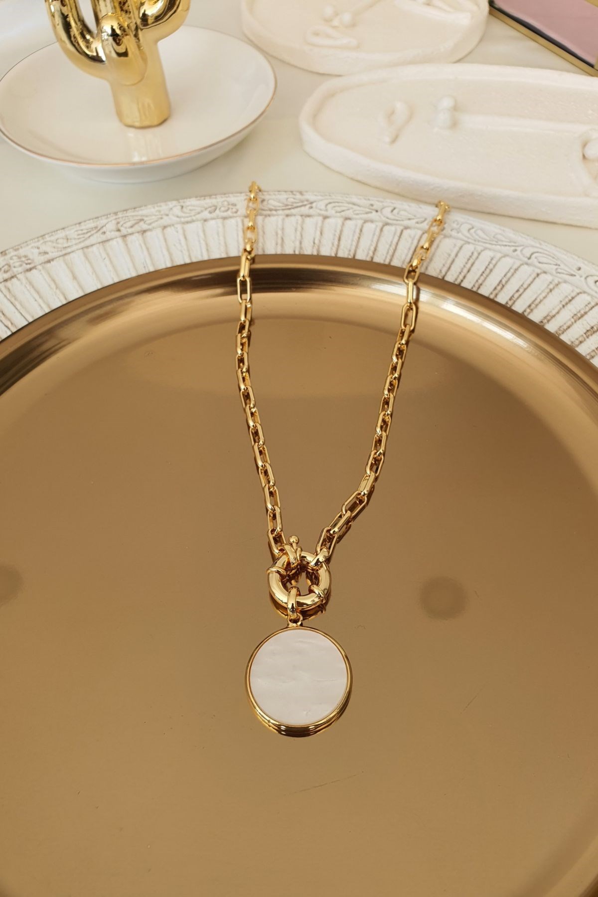Beyaz Daire Model Zincir Kolye Gold
