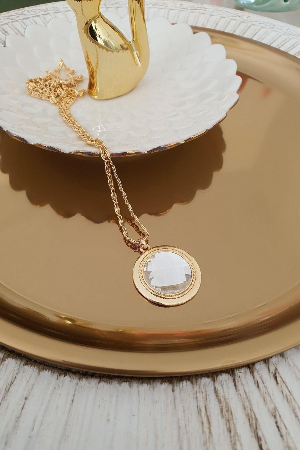 Beyaz Fasetli Taş Model Daire Kolye Gold