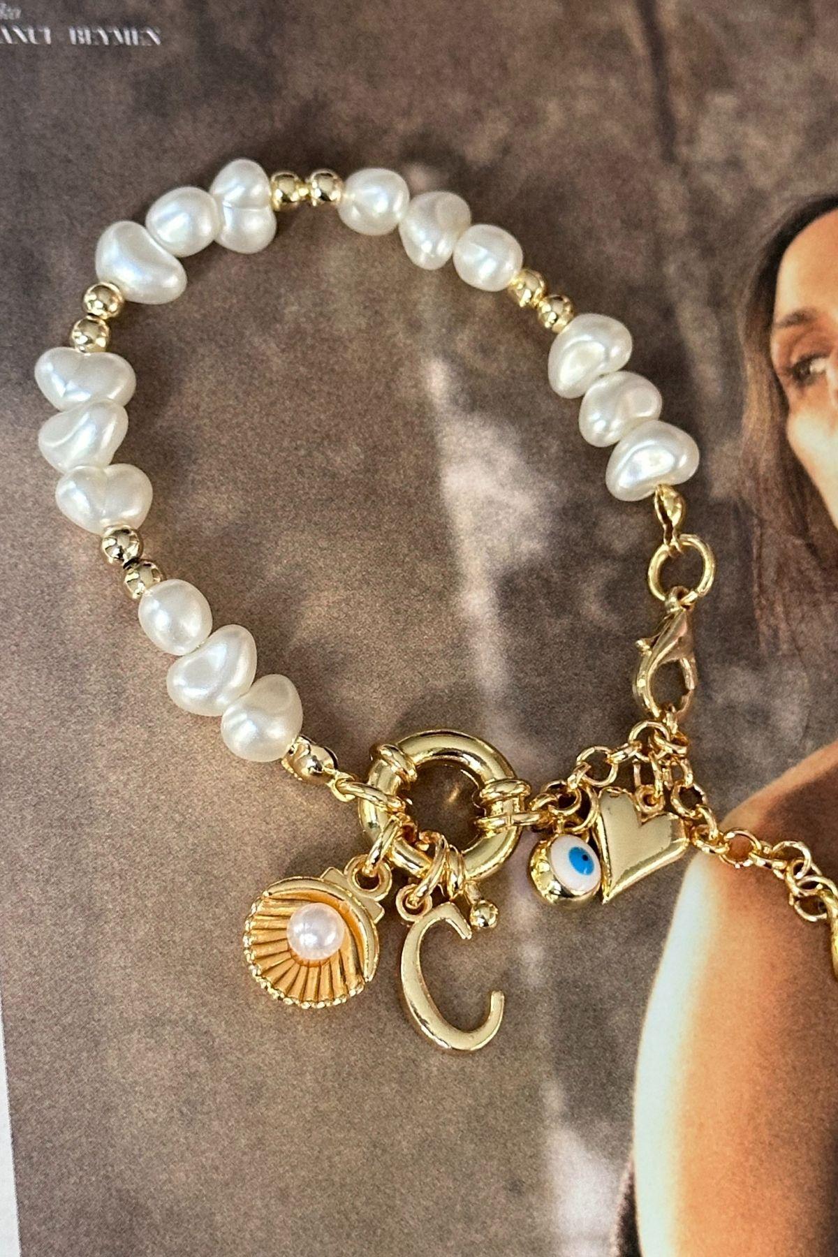 C Harfli İnci Model İstiridye,Nazar ve Kalp Sallantılı Tasarım Bileklik