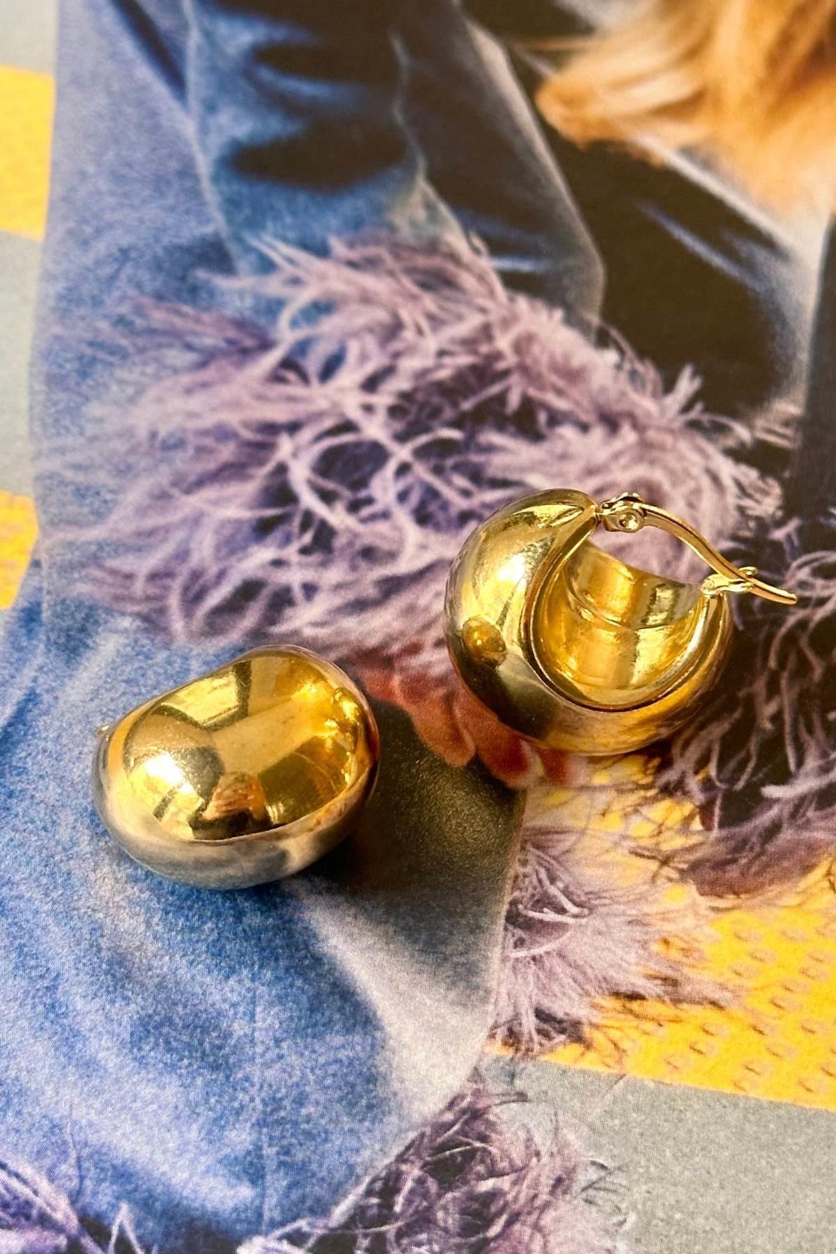 Çelik Bombeli Marka Model Küpe