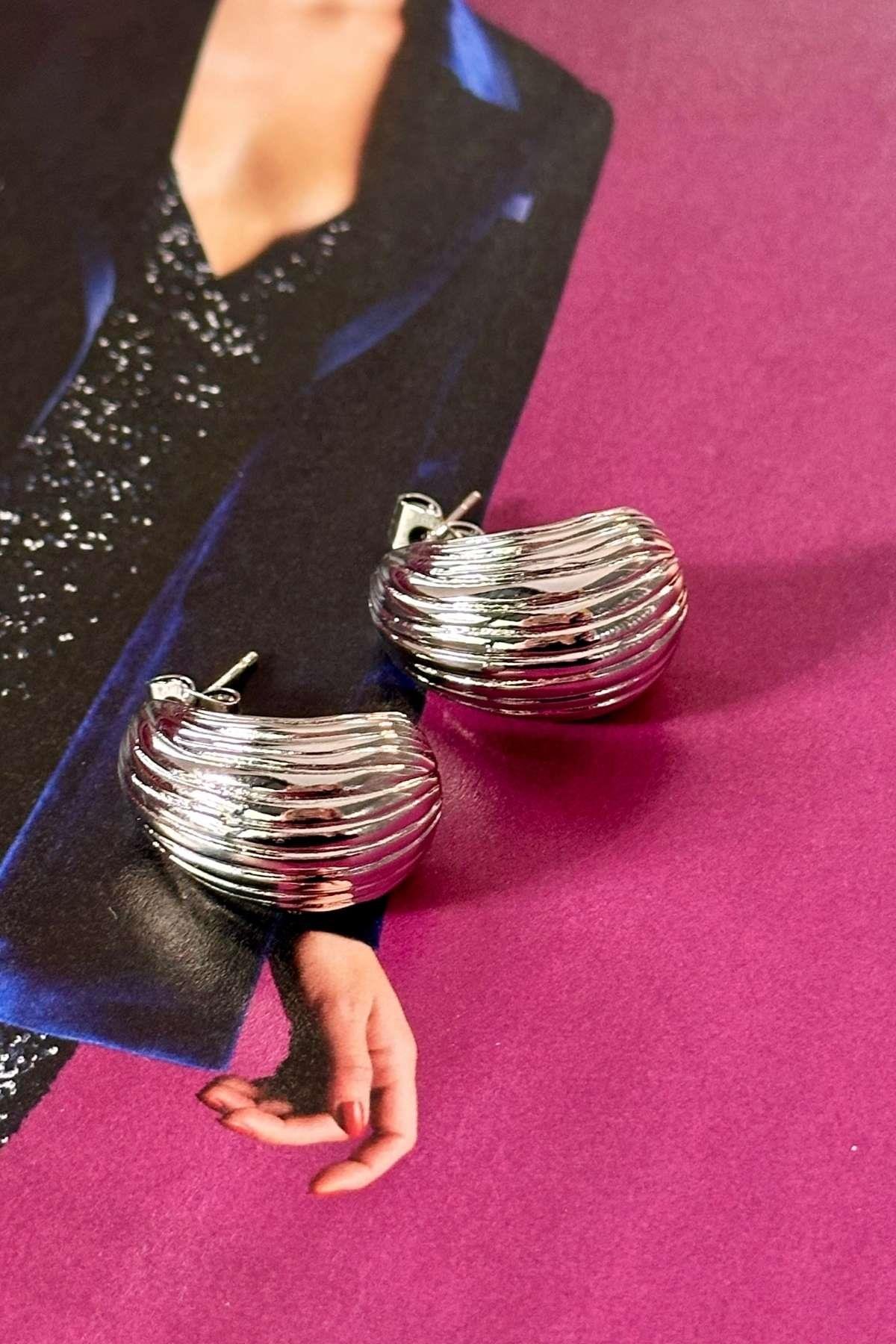 Çelik Gümüş Renk Küpe