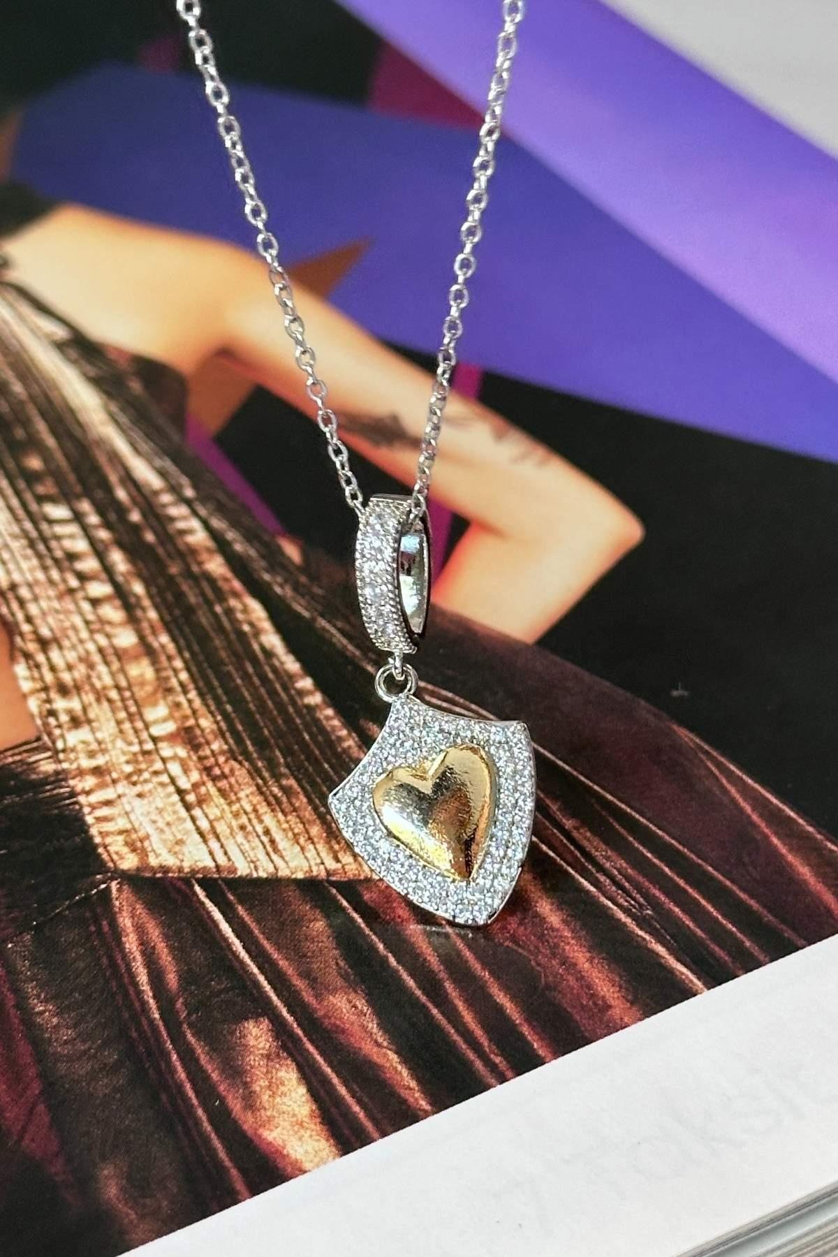 Çelik Gümüş Renkli Kalp Detaylı Kolye