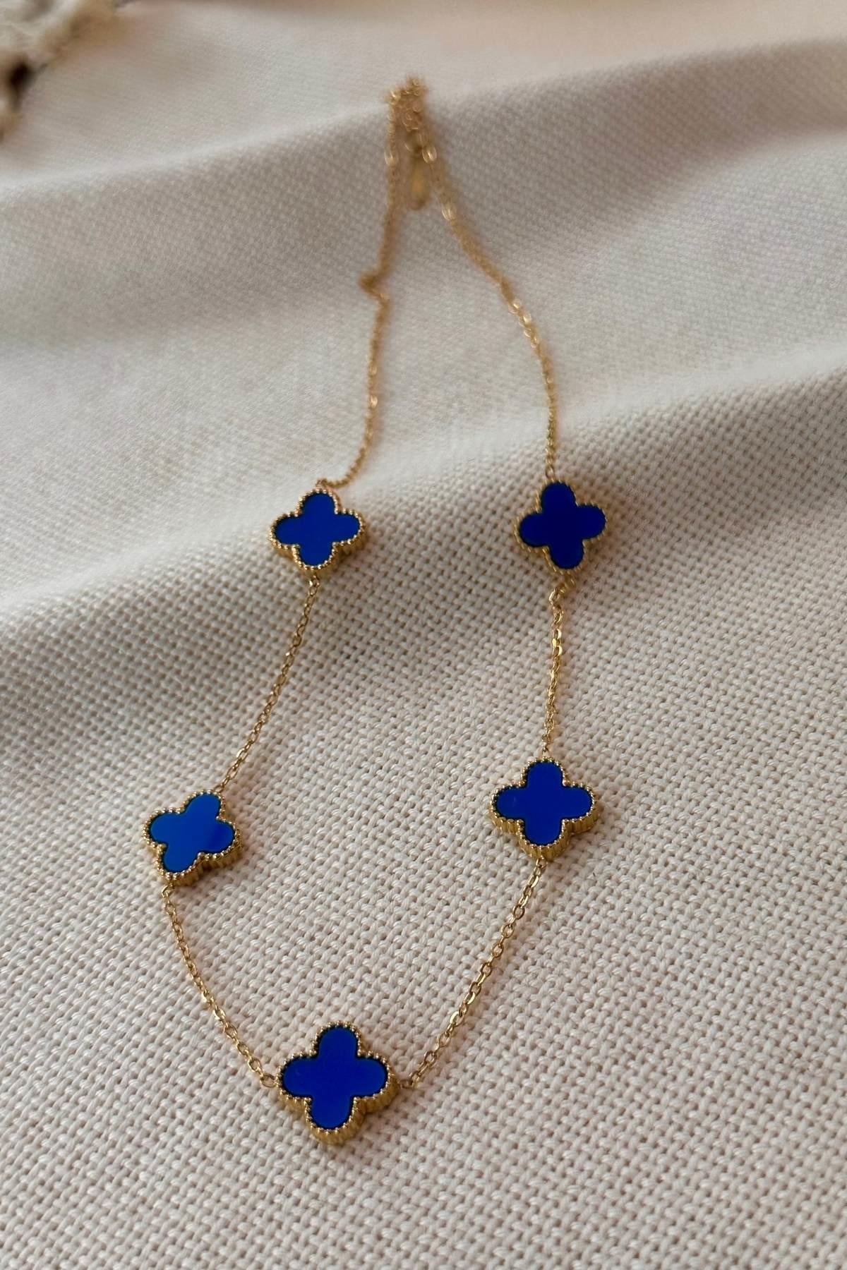 Çelik Mavi Renkli Yonca Sıralı Marka Model Kolye