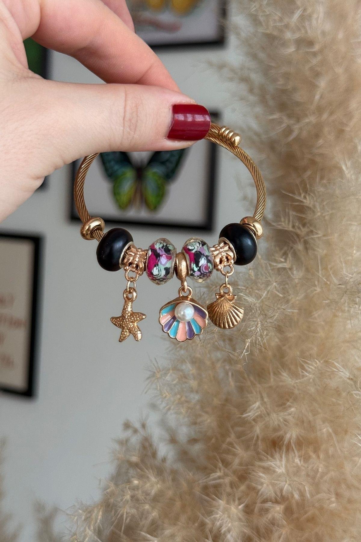 Çelik Siyah Charmlı Ayarlı Bileklik