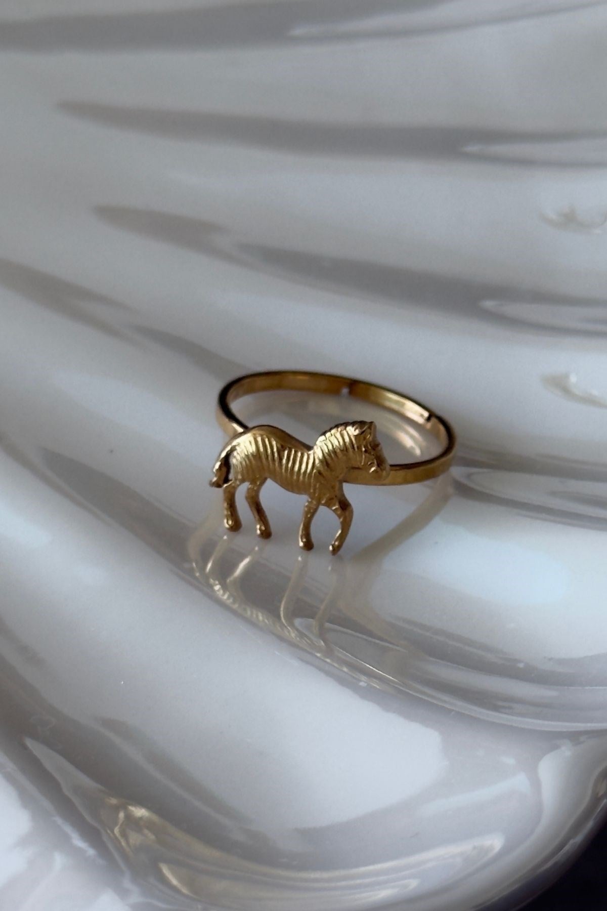 Çelik Zebra Figürlü Ayarlı Yüzük