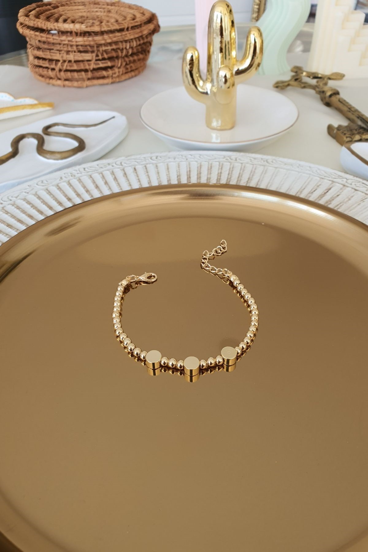 Daire Plaka Model Dorika Sıralı Bileklik Gold