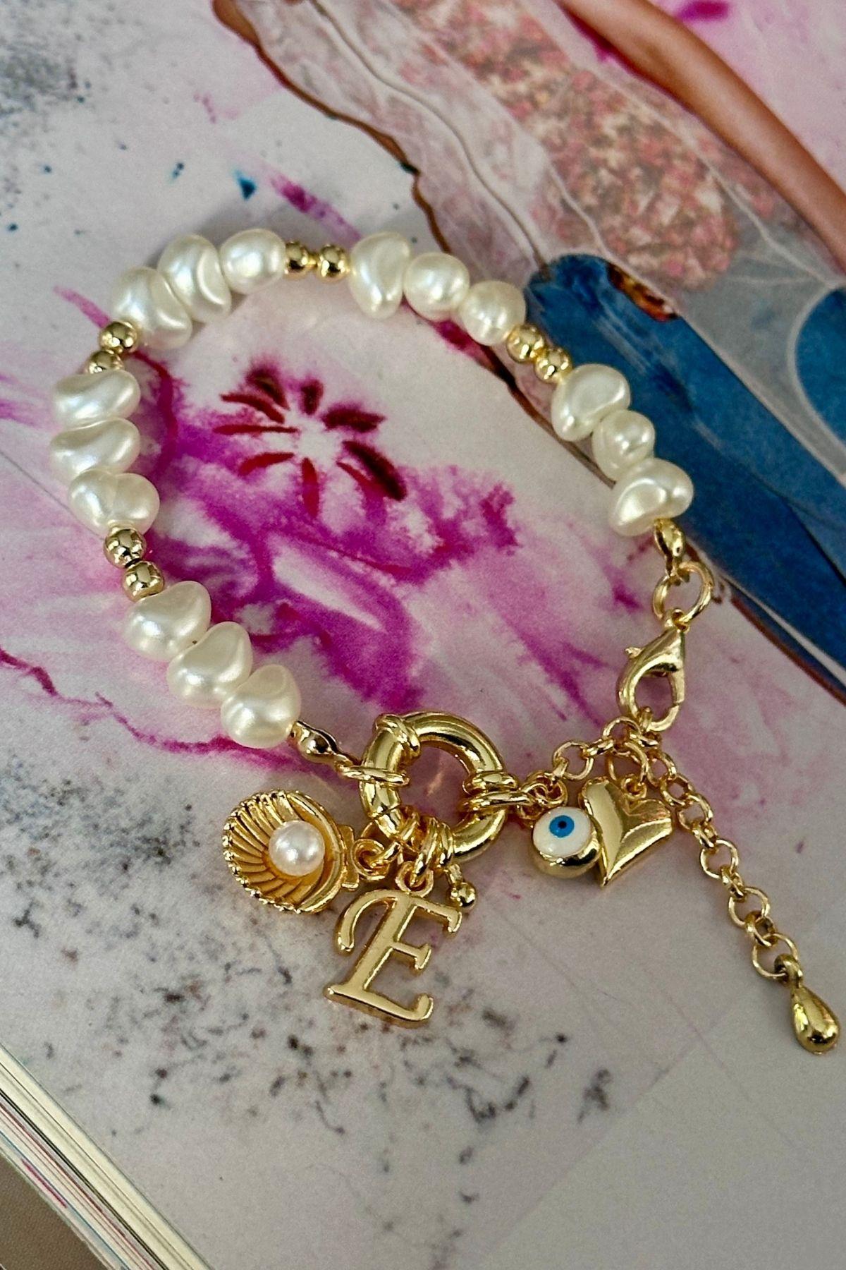 E Harfli İnci Model İstiridye,Nazar ve Kalp Sallantılı Tasarım Bileklik