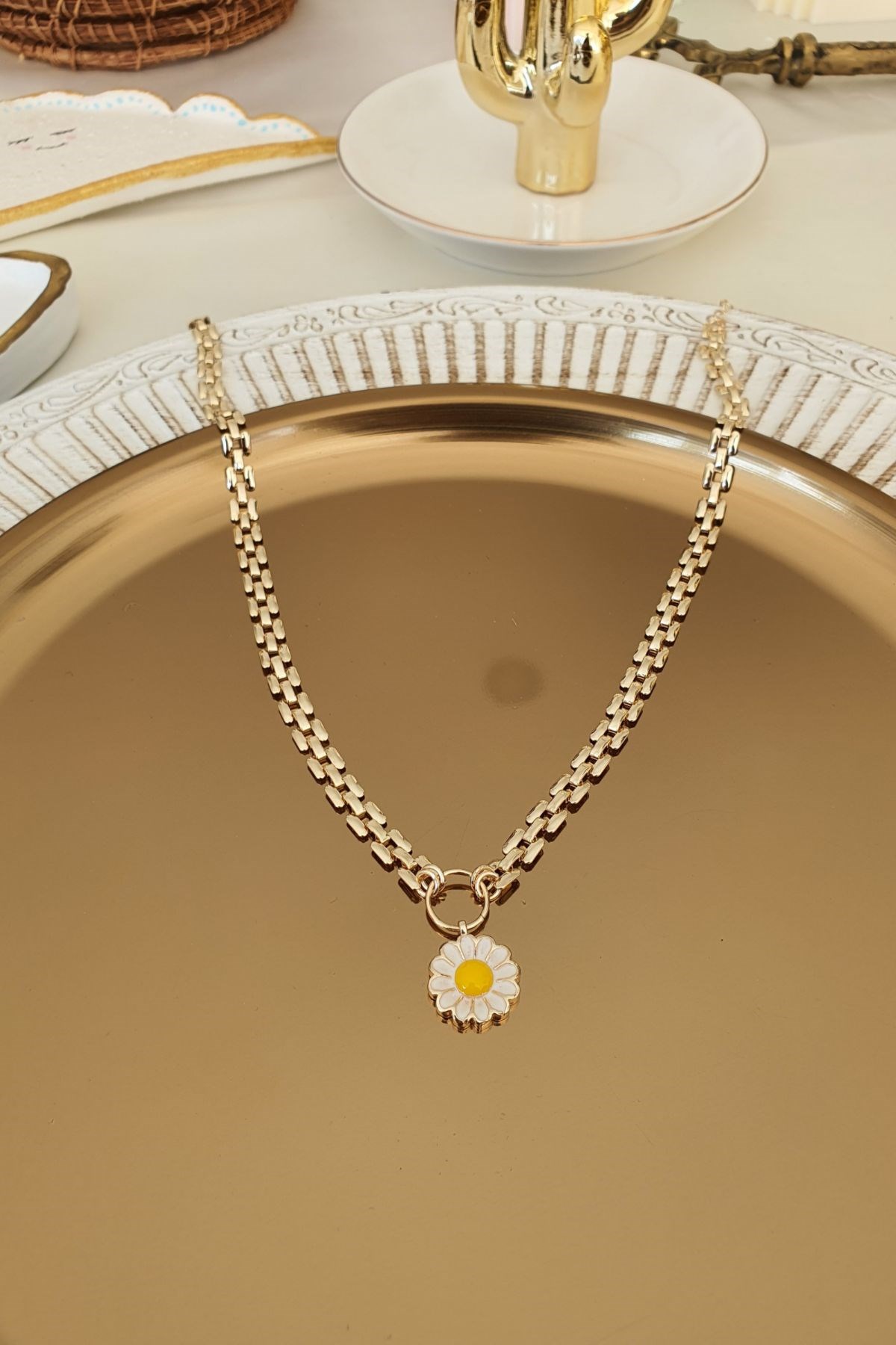 Ezme Zincirli Papatya Model Choker Gold