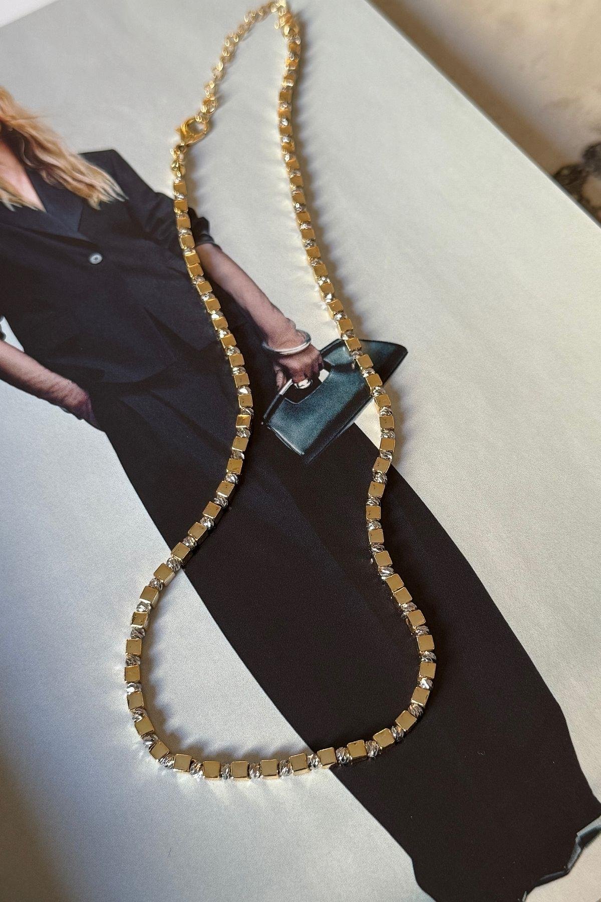 Gümüş Gold Kare Model Kolye