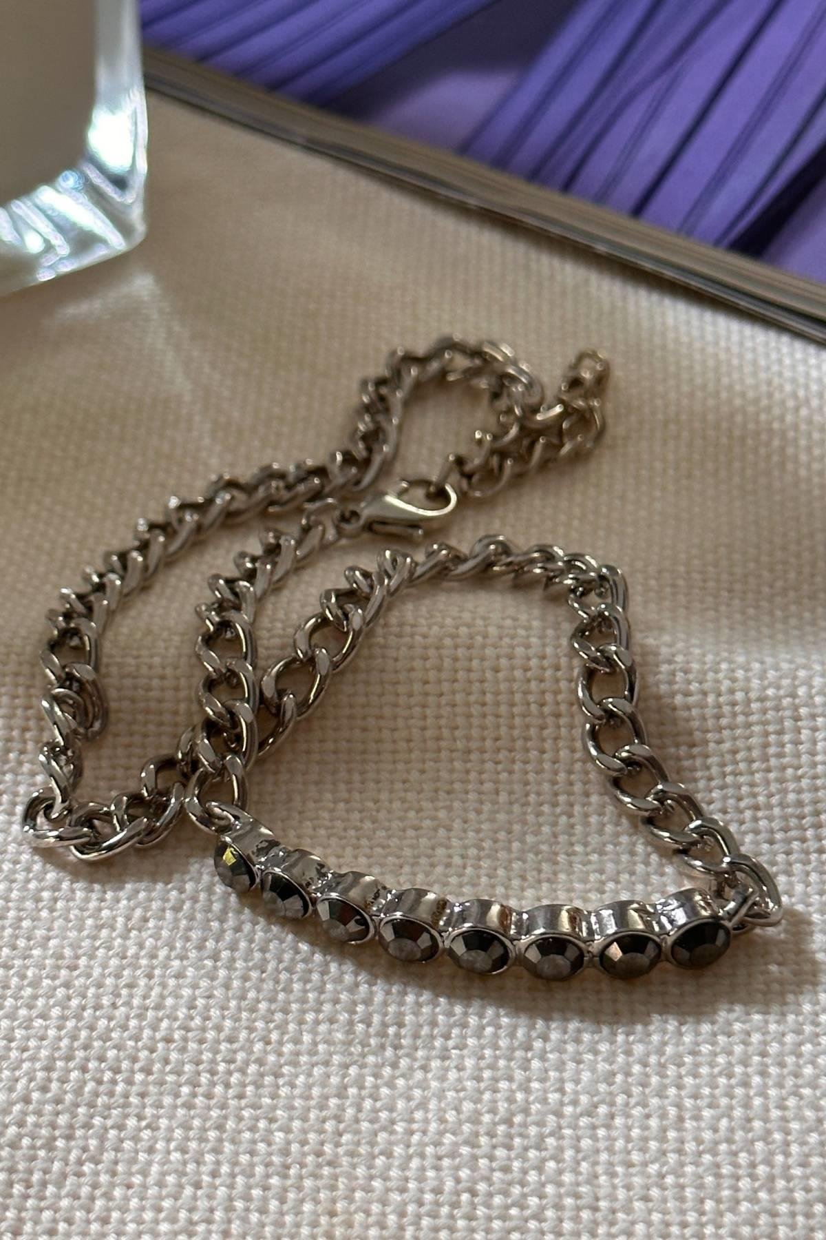 Gümüş Renk Dolamalı Zincir Bileklik