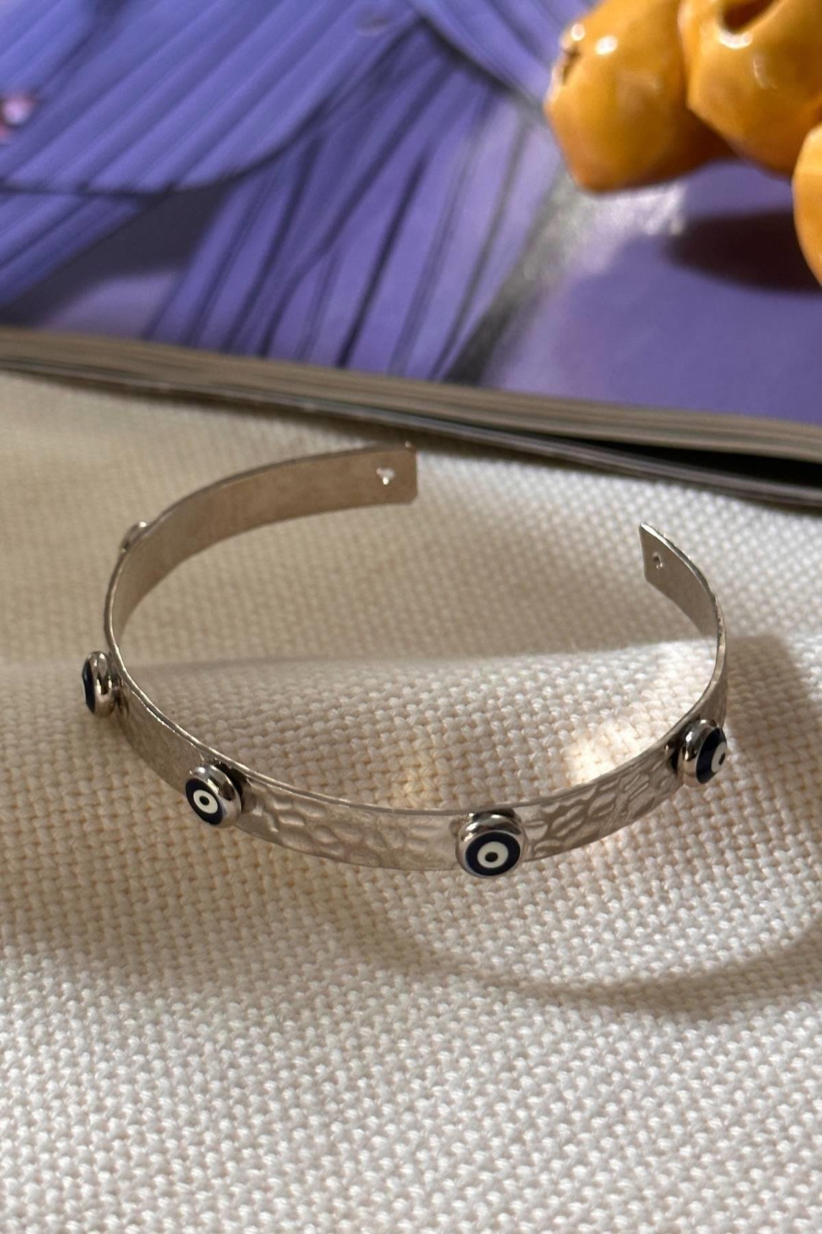 Gümüş Renk Laci Mineli Nazar Model Altı Açık Kelepçe