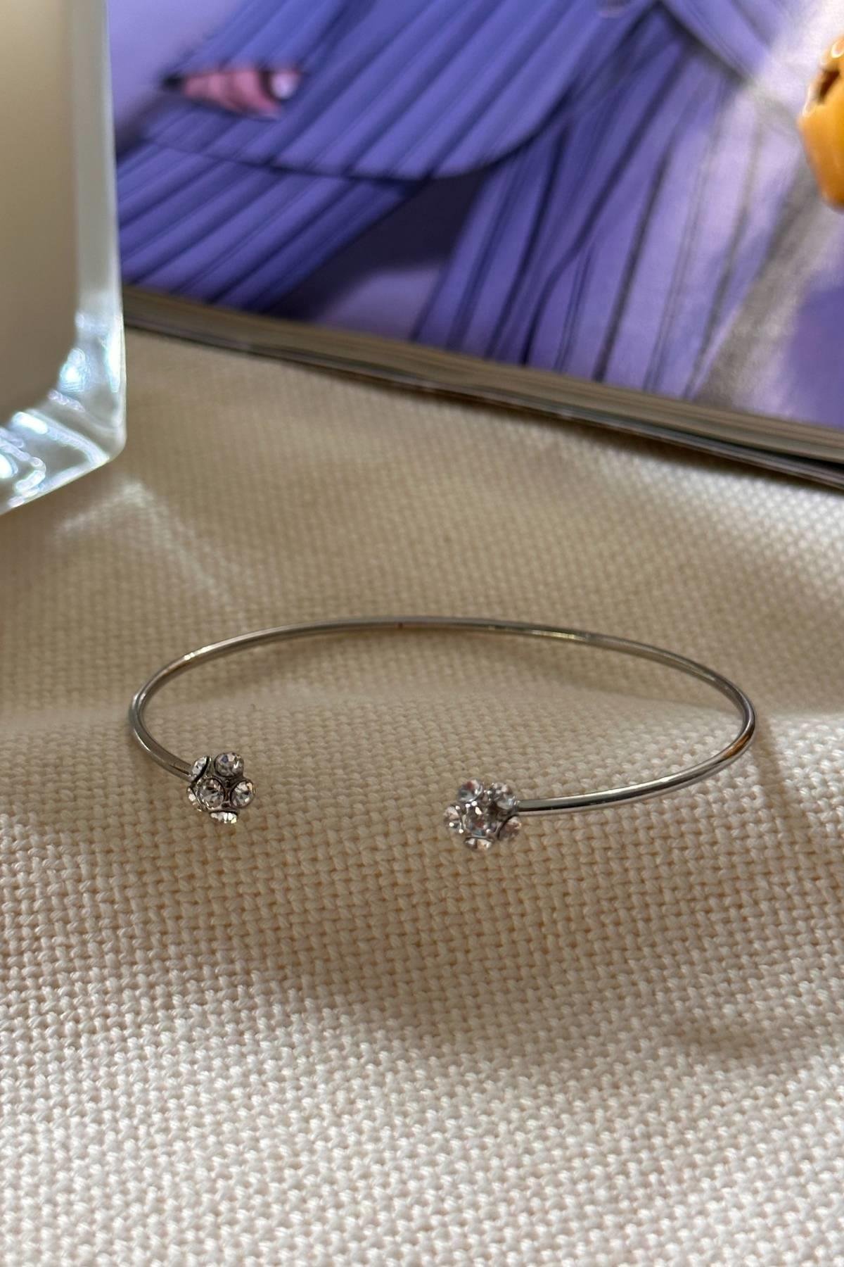 Gümüş Renk Önden Ayarlı Kelepçe