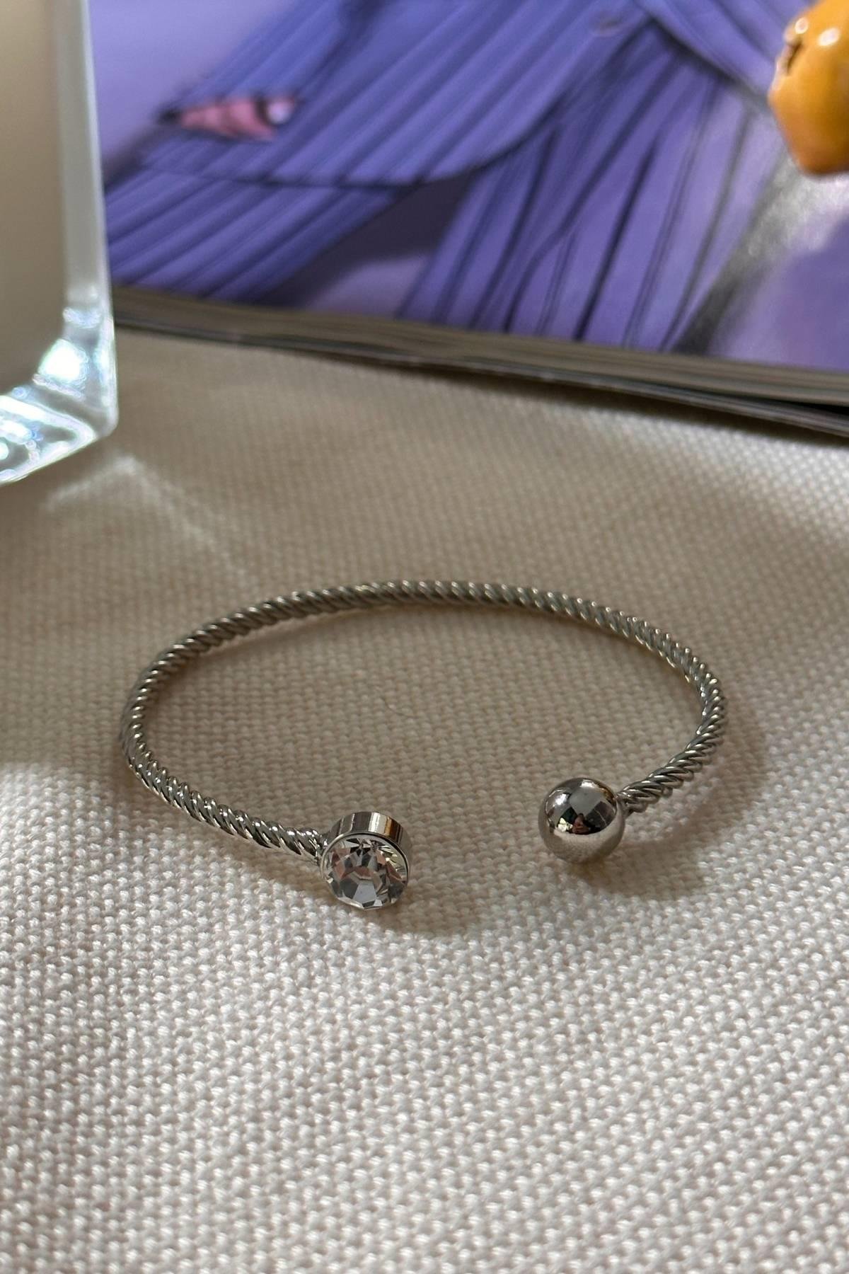 Gümüş Renk Taşlı Önden Ayarlı Kelepçe